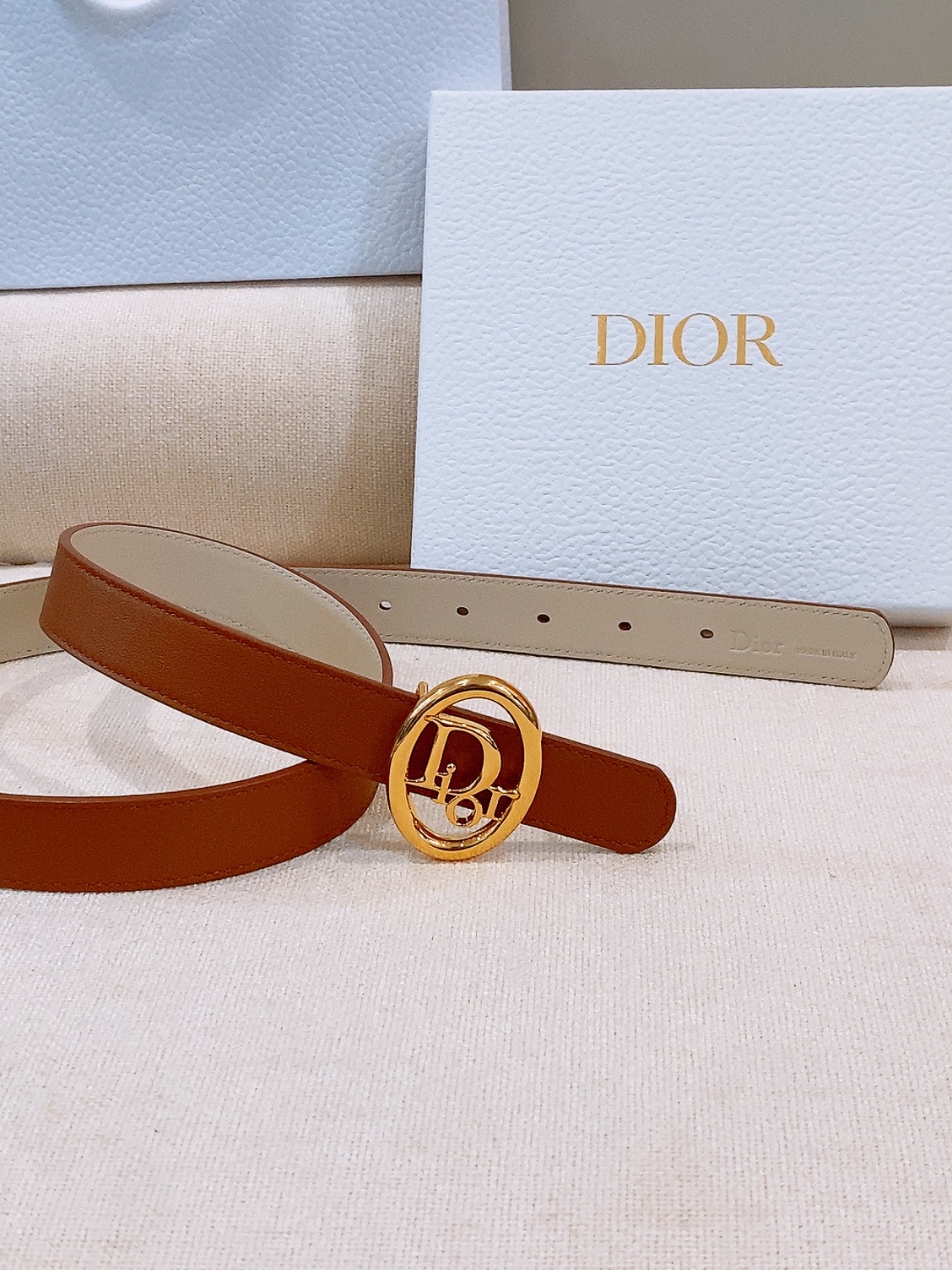 -迪家✨ Montaigne Belt 25mm 进口小牛皮腰带(经典亮面CD搭扣款) 甄选小牛皮打造,侧边手工编织工艺 -迪家✨ Montaigne Belt 25mm 进口小牛皮腰带(经典亮面CD搭扣款) 甄选小牛皮打造,侧边手工编织工艺