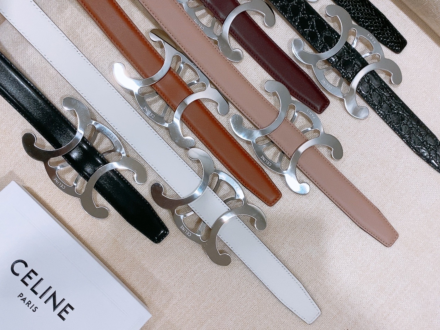-银扣对比图🤩Celine 中号25毫米 TRIOMPHE CORE BELT 25MM IN TAURILLON LE -银扣对比图🤩Celine 中号25毫米 TRIOMPHE CORE BELT 25MM IN TAURILLON LE