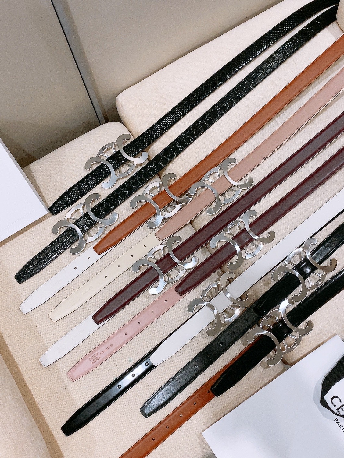 -银扣对比图🤩Celine 中号25毫米 TRIOMPHE CORE BELT 25MM IN TAURILLON LE -银扣对比图🤩Celine 中号25毫米 TRIOMPHE CORE BELT 25MM IN TAURILLON LE