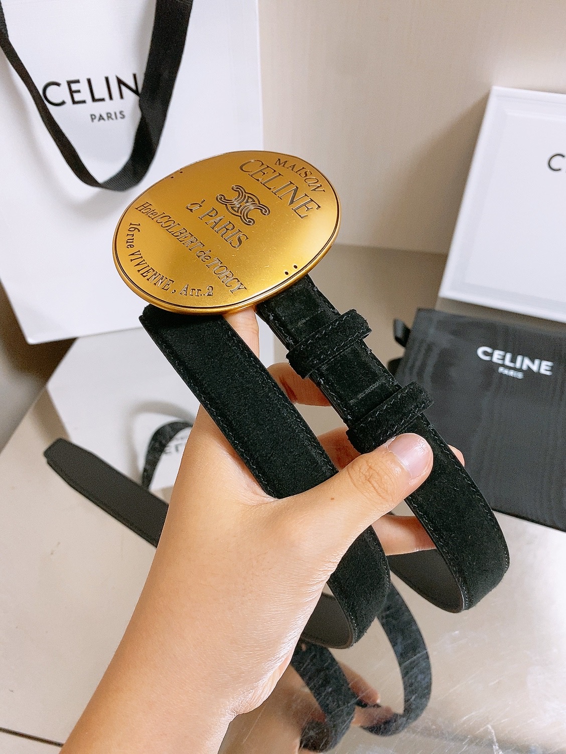 凯旋门✨ MAISON 25mm皮带 MAISON 25毫米皮带,TAURILLON皮革,牛皮革衬里,金色饰面,配领扣搭 凯旋门✨ MAISON 25mm皮带 MAISON 25毫米皮带,TAURILLON皮革,牛皮革衬里,金色饰面,配领扣搭