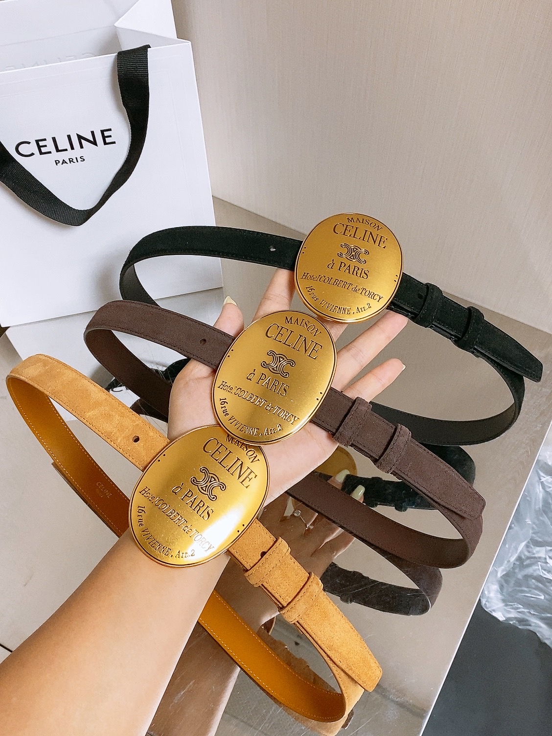 凯旋门✨ MAISON 25mm皮带 MAISON 25毫米皮带,TAURILLON皮革,牛皮革衬里,金色饰面,配领扣搭 凯旋门✨ MAISON 25mm皮带 MAISON 25毫米皮带,TAURILLON皮革,牛皮革衬里,金色饰面,配领扣搭