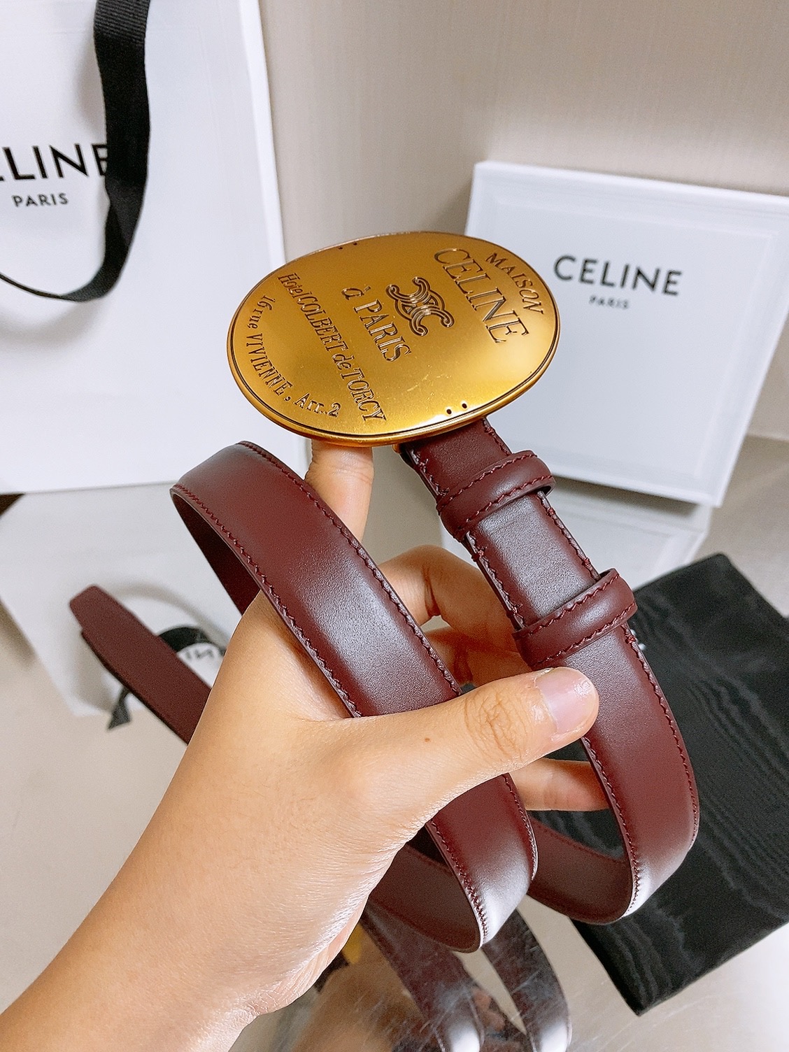 凯旋门✨ MAISON 25mm皮带 MAISON 25毫米皮带,TAURILLON皮革,牛皮革衬里,金色饰面,配领扣搭 凯旋门✨ MAISON 25mm皮带 MAISON 25毫米皮带,TAURILLON皮革,牛皮革衬里,金色饰面,配领扣搭