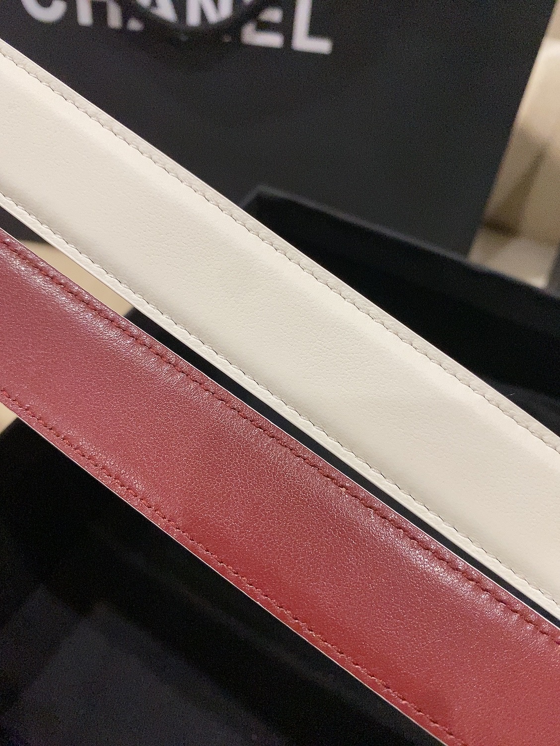香家✨ Leather Belt 25mm 皮质腰带 进口胎牛皮及金属,旋转双C金属转扣。适配连衣裙、西装、牛仔裤。全套 香家✨ Leather Belt 25mm 皮质腰带 进口胎牛皮及金属,旋转双C金属转扣。适配连衣裙、西装、牛仔裤。全套