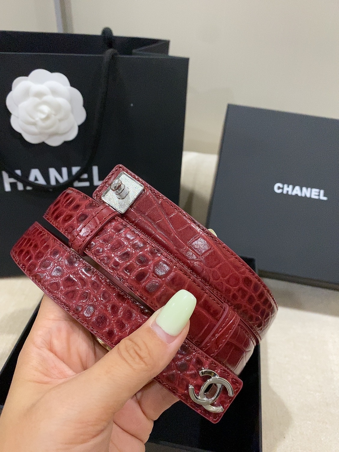 香家✨ Leather Belt 25mm 皮质腰带 进口胎牛皮及金属,旋转双C金属转扣。适配连衣裙、西装、牛仔裤。全套 香家✨ Leather Belt 25mm 皮质腰带 进口胎牛皮及金属,旋转双C金属转扣。适配连衣裙、西装、牛仔裤。全套