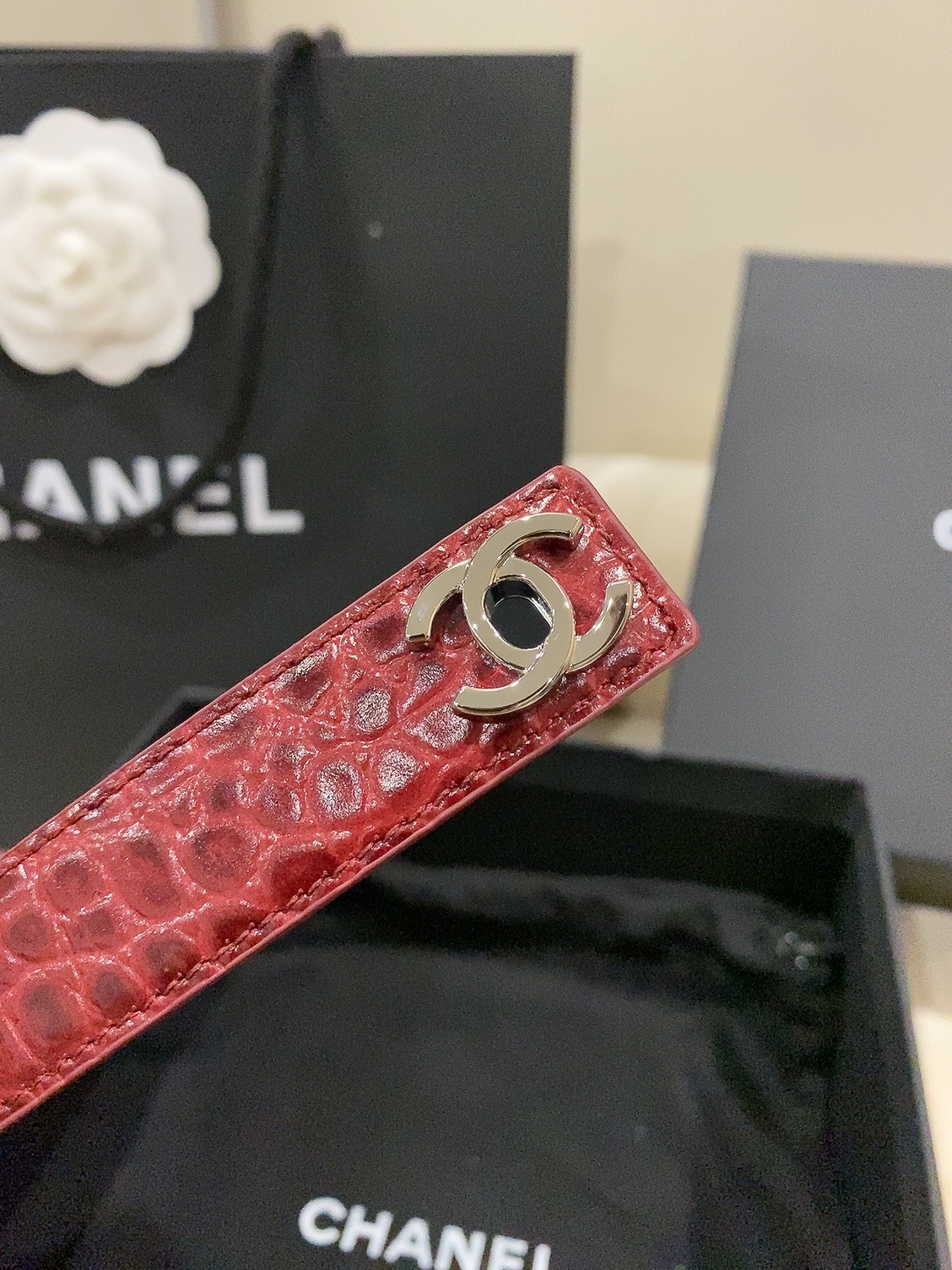 香家✨ Leather Belt 25mm 皮质腰带 进口胎牛皮及金属,旋转双C金属转扣。适配连衣裙、西装、牛仔裤。全套 香家✨ Leather Belt 25mm 皮质腰带 进口胎牛皮及金属,旋转双C金属转扣。适配连衣裙、西装、牛仔裤。全套