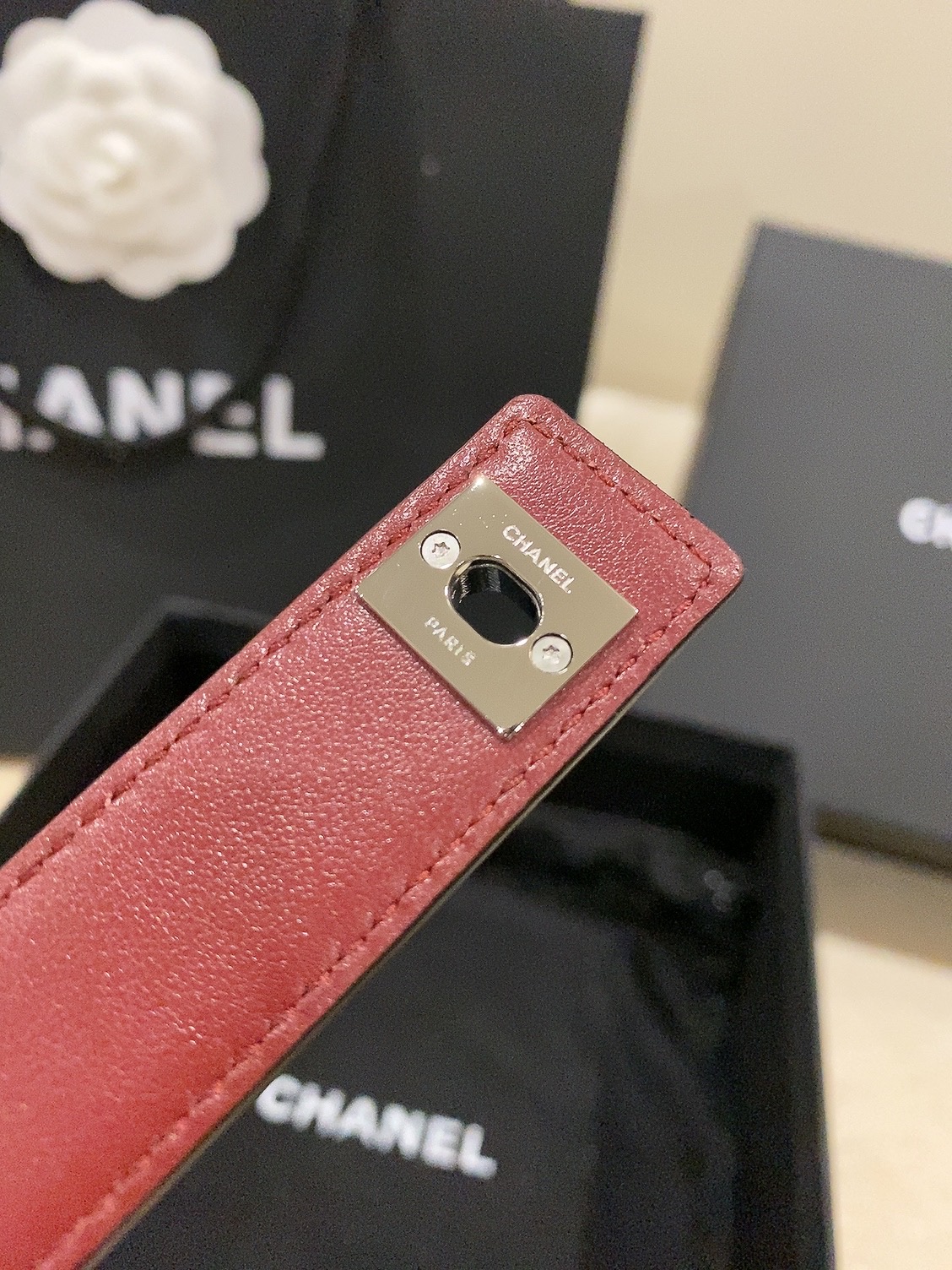 香家✨ Leather Belt 25mm 皮质腰带 进口胎牛皮及金属,旋转双C金属转扣。适配连衣裙、西装、牛仔裤。全套 香家✨ Leather Belt 25mm 皮质腰带 进口胎牛皮及金属,旋转双C金属转扣。适配连衣裙、西装、牛仔裤。全套