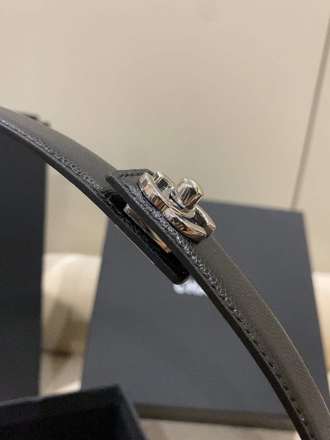 香家✨ Leather Belt 25mm 皮质腰带 珍珠纹小牛皮及金属,旋转双C金属转扣。适配连衣裙、西装、牛仔裤。全 香家✨ Leather Belt 25mm 皮质腰带 珍珠纹小牛皮及金属,旋转双C金属转扣。适配连衣裙、西装、牛仔裤。全
