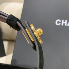 香家✨ Leather Belt 25mm 皮质腰带 麂皮效果小牛皮及金属,旋转双C金属转扣。适配连衣裙、西装、牛仔裤。 香家✨ Leather Belt 25mm 皮质腰带 麂皮效果小牛皮及金属,旋转双C金属转扣。适配连衣裙、西装、牛仔裤。