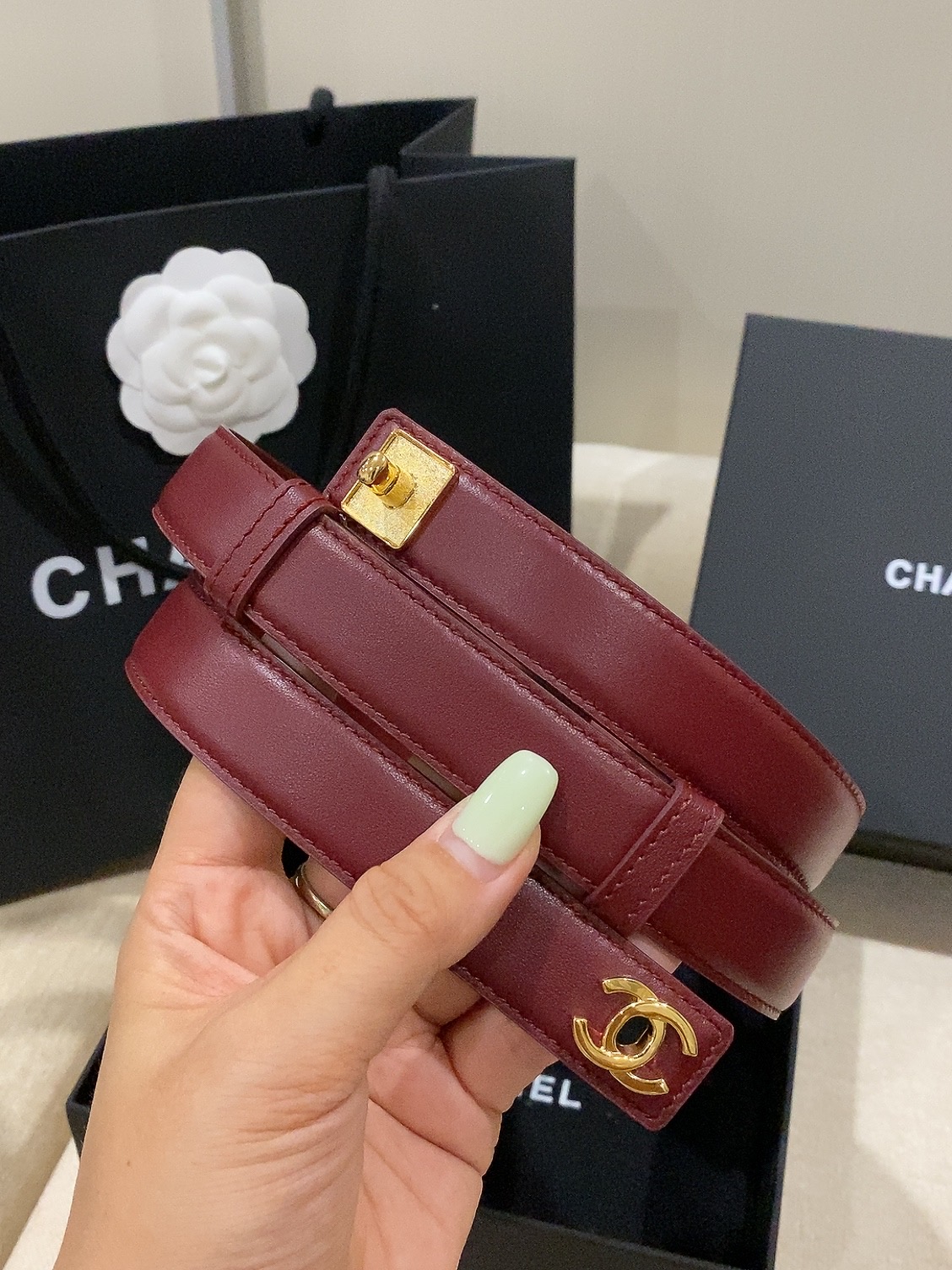 香家✨ Leather Belt 25mm 皮质腰带 进口胎牛皮及金属,旋转双C金属转扣。适配连衣裙、西装、牛仔裤。全套 香家✨ Leather Belt 25mm 皮质腰带 进口胎牛皮及金属,旋转双C金属转扣。适配连衣裙、西装、牛仔裤。全套