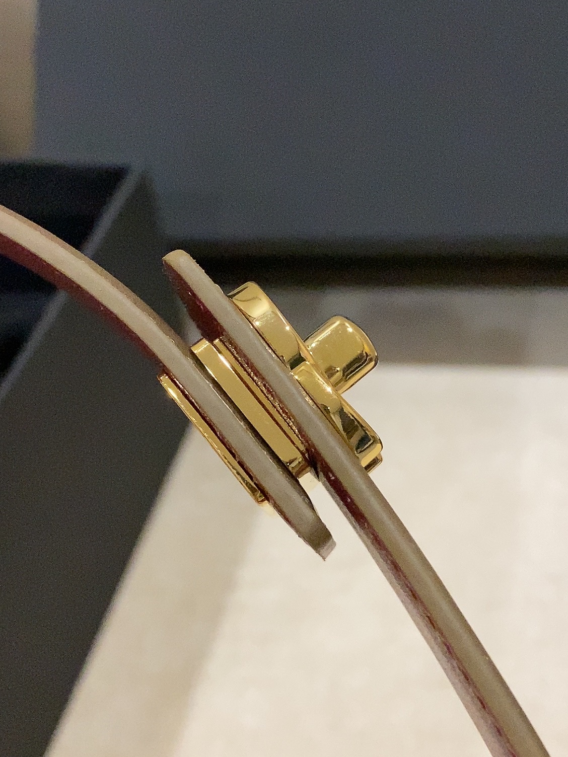 香家✨ Leather Belt 25mm 皮质腰带 进口胎牛皮及金属,旋转双C金属转扣。适配连衣裙、西装、牛仔裤。全套 香家✨ Leather Belt 25mm 皮质腰带 进口胎牛皮及金属,旋转双C金属转扣。适配连衣裙、西装、牛仔裤。全套
