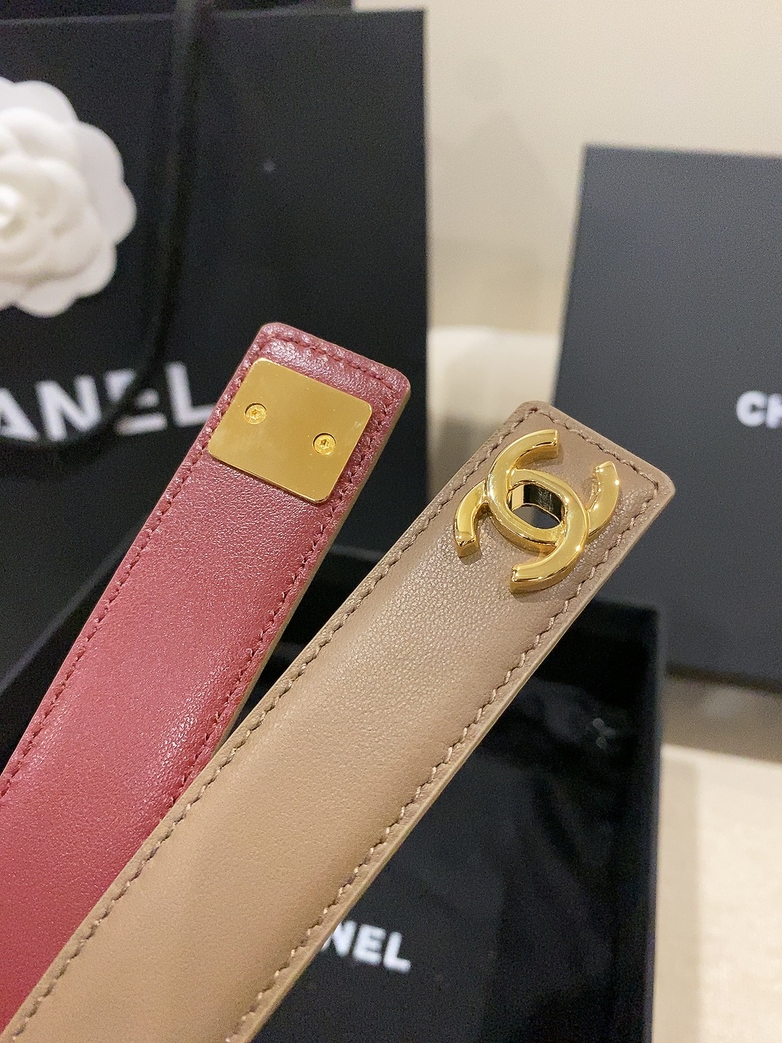 香家✨ Leather Belt 25mm 皮质腰带 进口胎牛皮及金属,旋转双C金属转扣。适配连衣裙、西装、牛仔裤。全套 香家✨ Leather Belt 25mm 皮质腰带 进口胎牛皮及金属,旋转双C金属转扣。适配连衣裙、西装、牛仔裤。全套