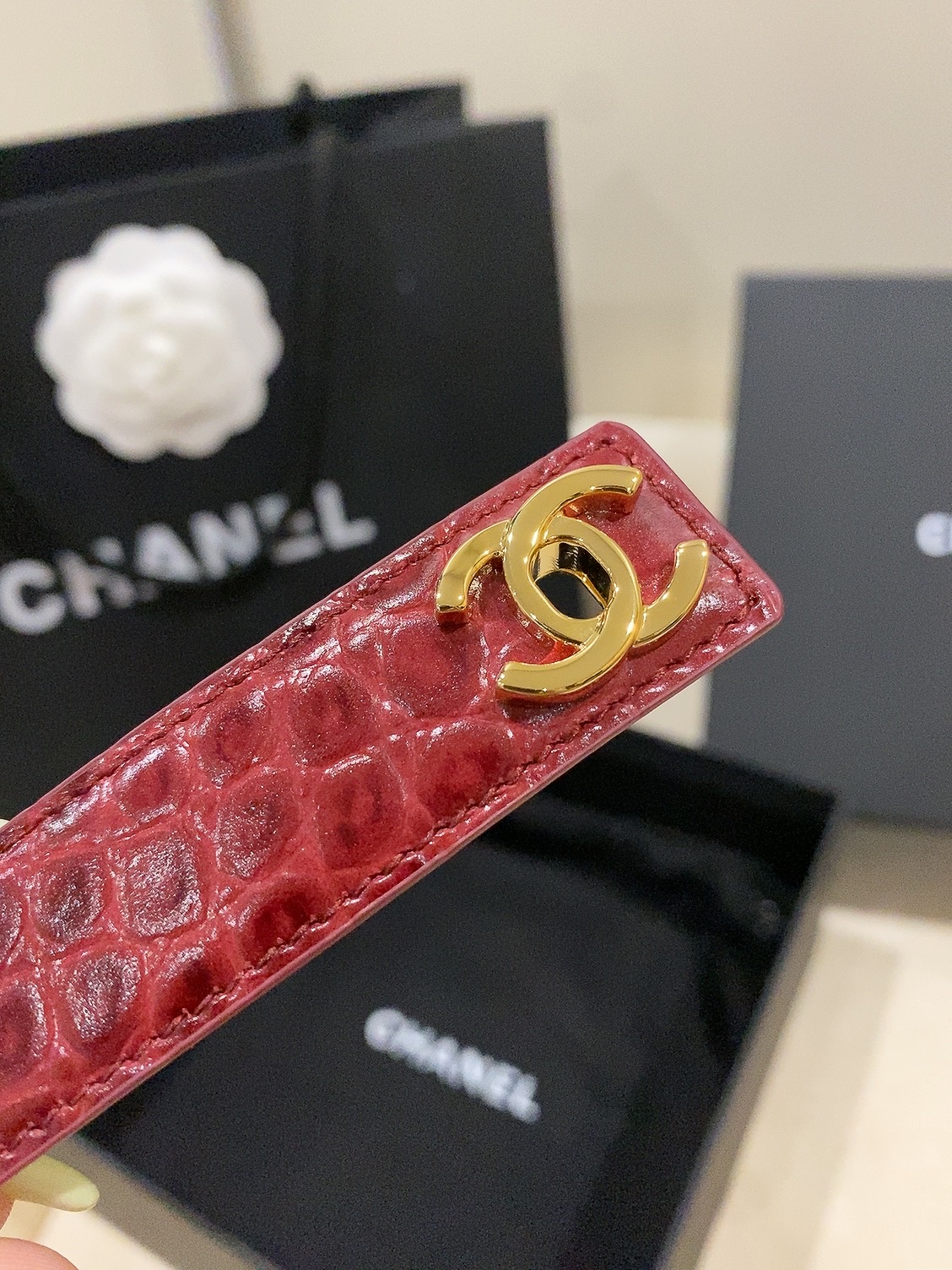 香家✨ Leather Belt 25mm 皮质腰带 进口胎牛皮及金属，旋转双C金属转扣。适配连衣裙、西装、牛仔裤。全套