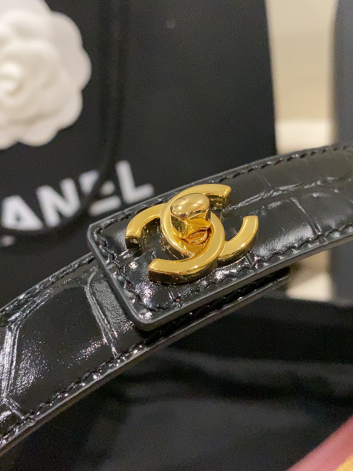 香家✨ Leather Belt 25mm 皮质腰带 进口胎牛皮及金属,旋转双C金属转扣。适配连衣裙、西装、牛仔裤。全套 香家✨ Leather Belt 25mm 皮质腰带 进口胎牛皮及金属,旋转双C金属转扣。适配连衣裙、西装、牛仔裤。全套