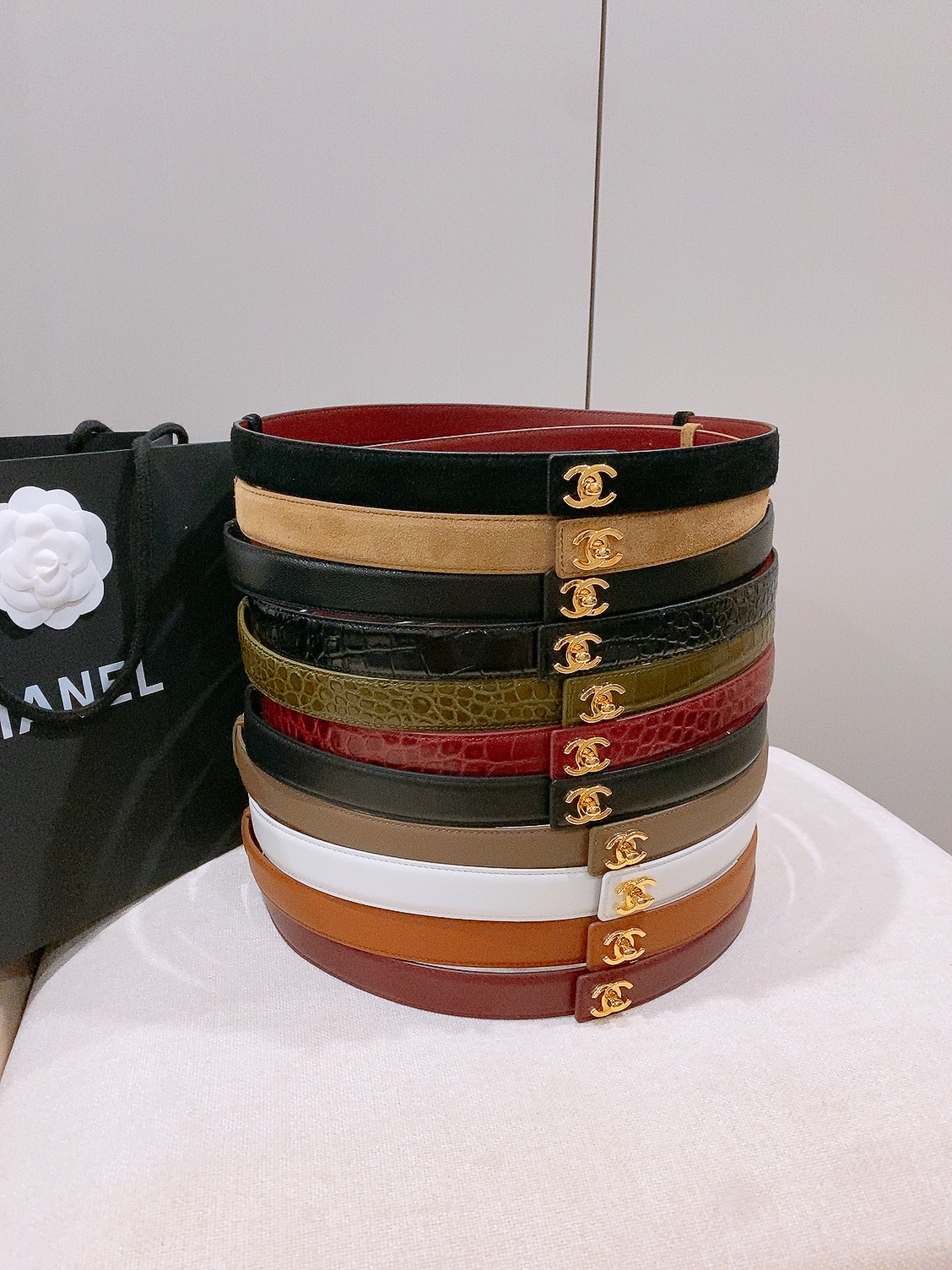 🥳集合对比图 香家✨ Leather Belt 25mm 皮质腰带 进口胎牛皮及金属，旋转双C金属转扣。适配连衣裙、西装