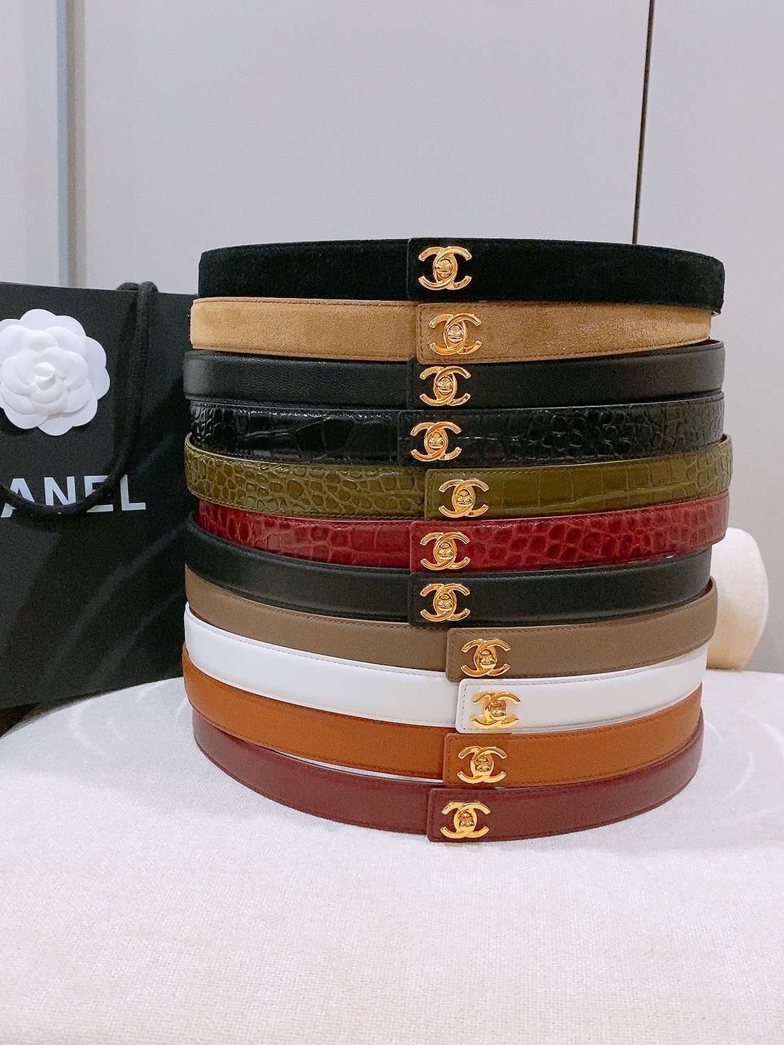 🥳集合对比图 香家✨ Leather Belt 25mm 皮质腰带 进口胎牛皮及金属，旋转双C金属转扣。适配连衣裙、西装