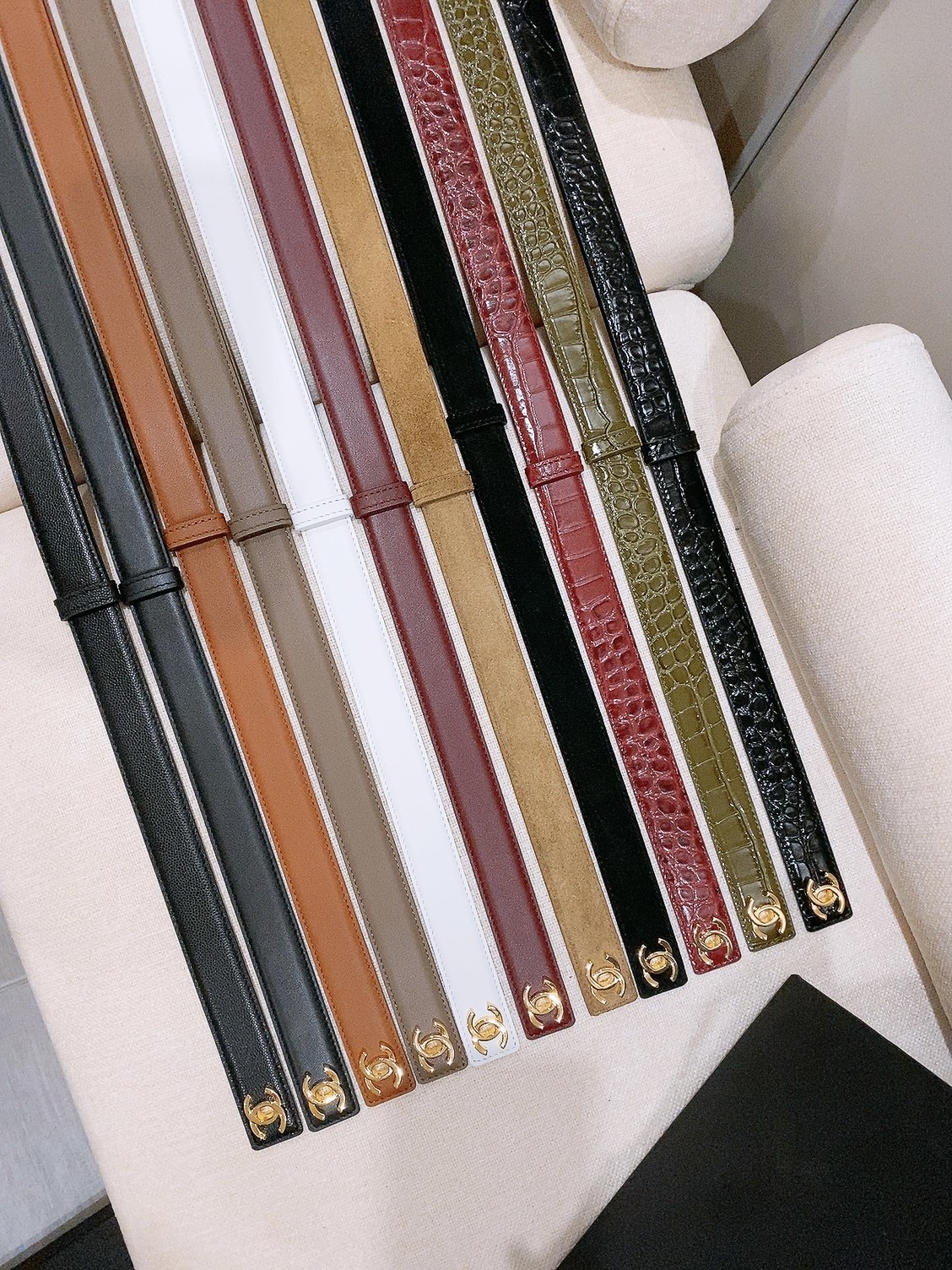 🥳集合对比图 香家✨ Leather Belt 25mm 皮质腰带 进口胎牛皮及金属，旋转双C金属转扣。适配连衣裙、西装