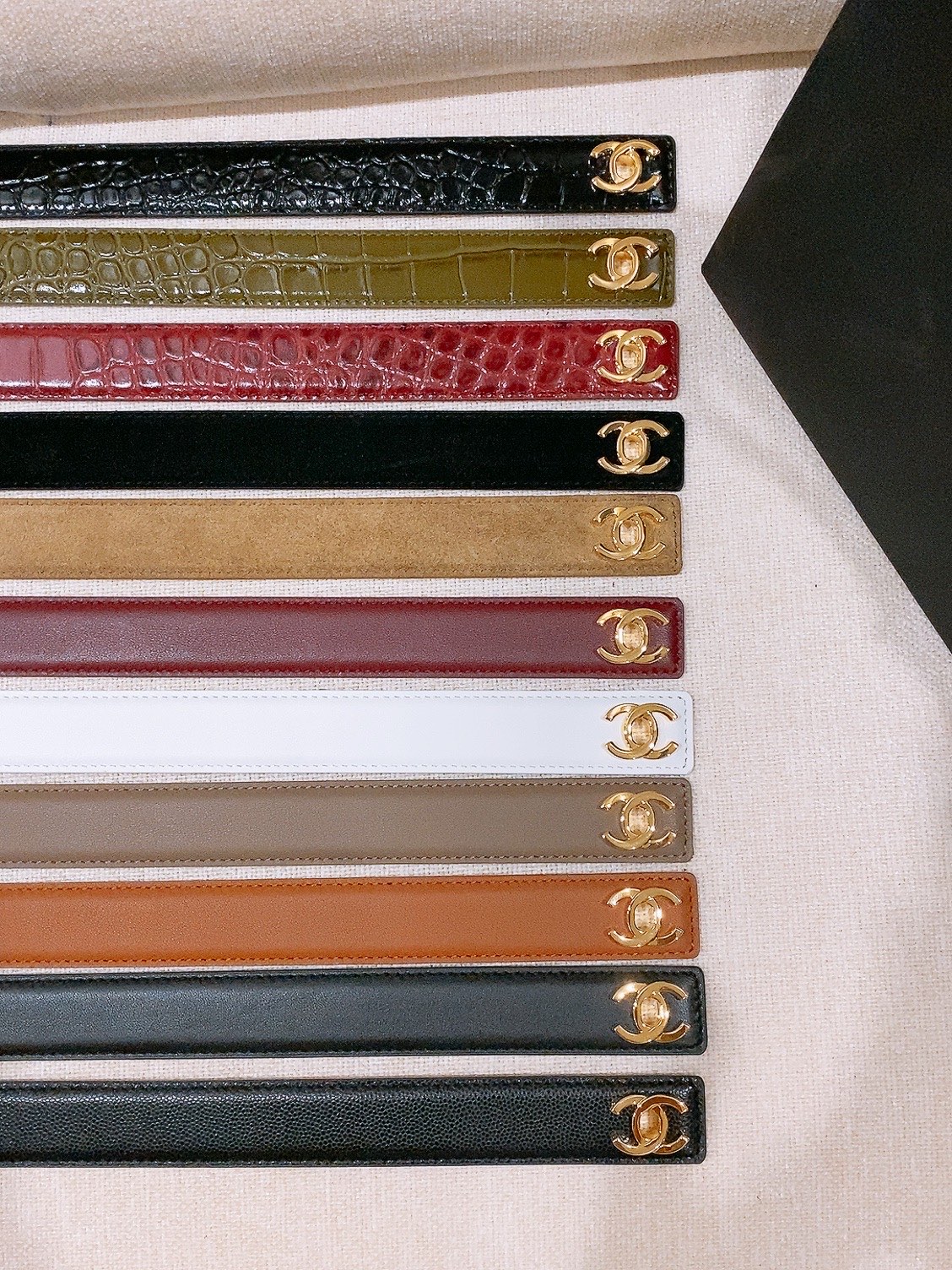 🥳集合对比图 香家✨ Leather Belt 25mm 皮质腰带 进口胎牛皮及金属，旋转双C金属转扣。适配连衣裙、西装
