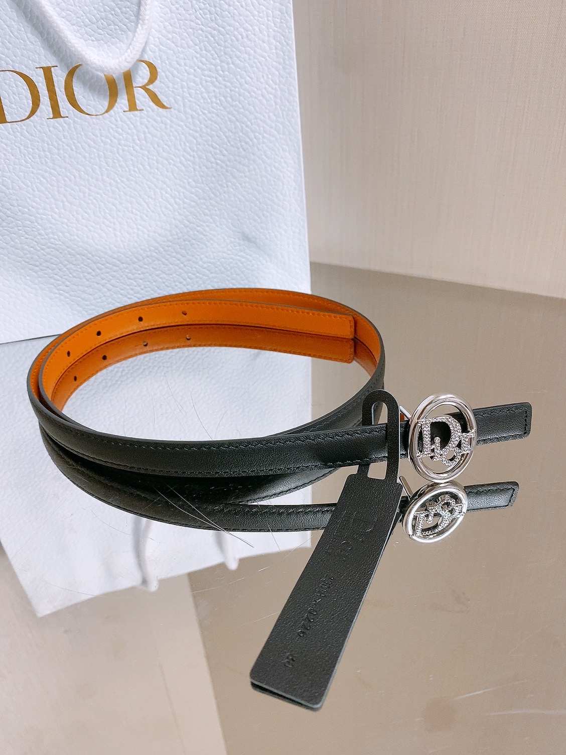 双面dior腰带 椭圆形扣子. 字母精致的镶有水钻 Reversible Dior Oblique Belt 进口光滑小