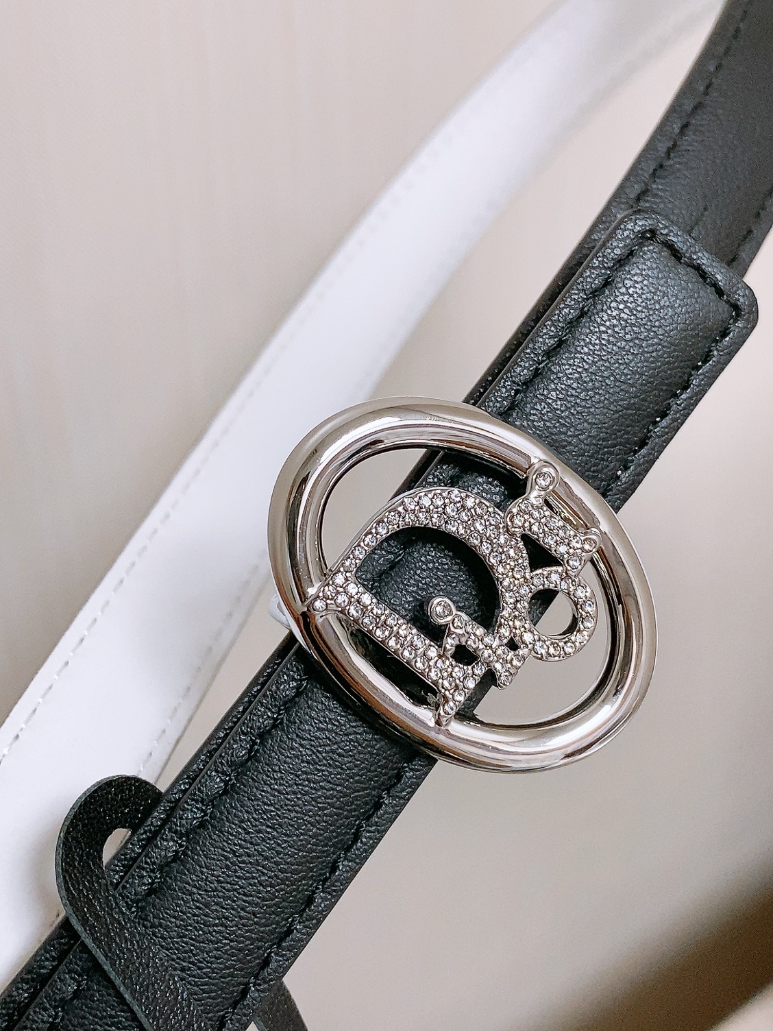 双面dior腰带 椭圆形扣子. 字母精致的镶有水钻 Reversible Dior Oblique Belt 进口光滑小