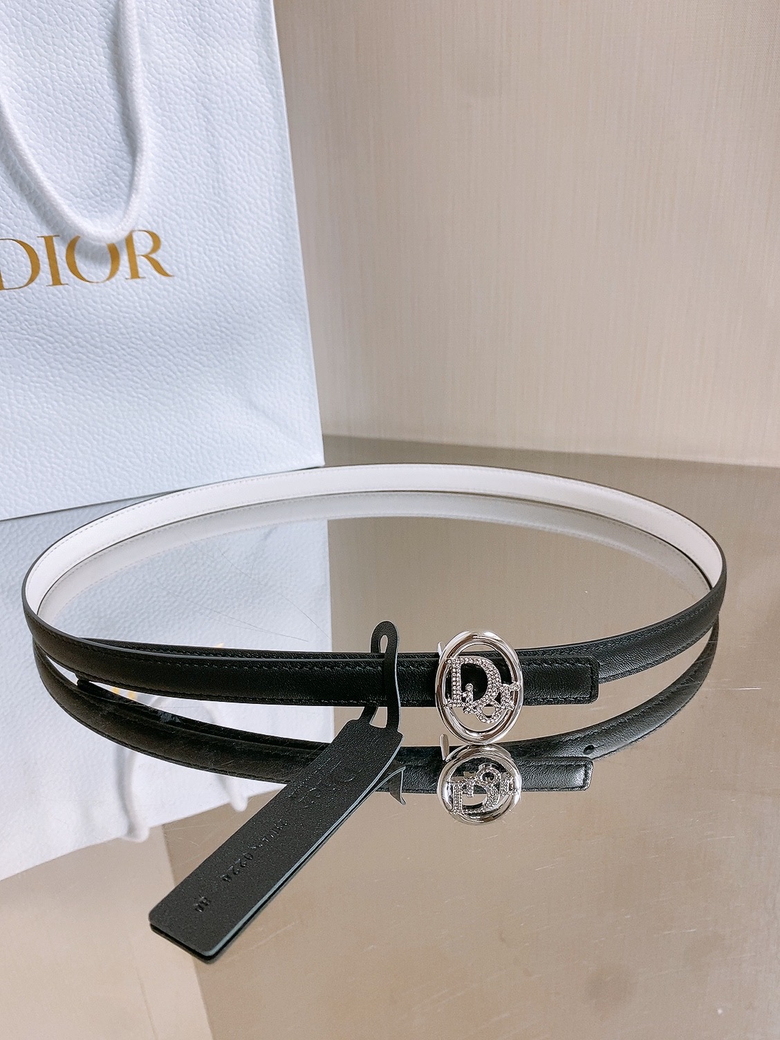 双面dior腰带 椭圆形扣子. 字母精致的镶有水钻 Reversible Dior Oblique Belt 进口光滑小