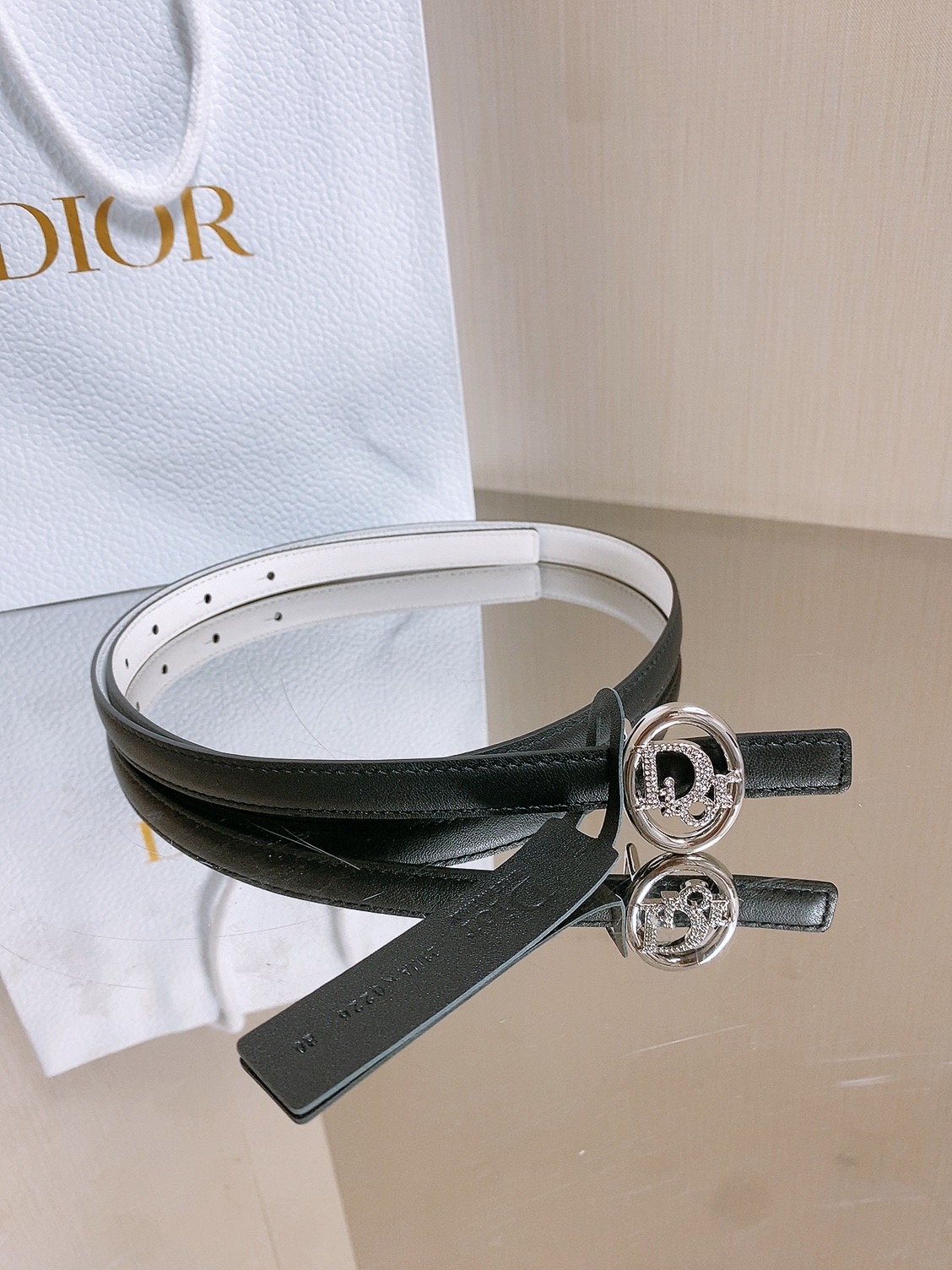 双面dior腰带 椭圆形扣子. 字母精致的镶有水钻 Reversible Dior Oblique Belt 进口光滑小