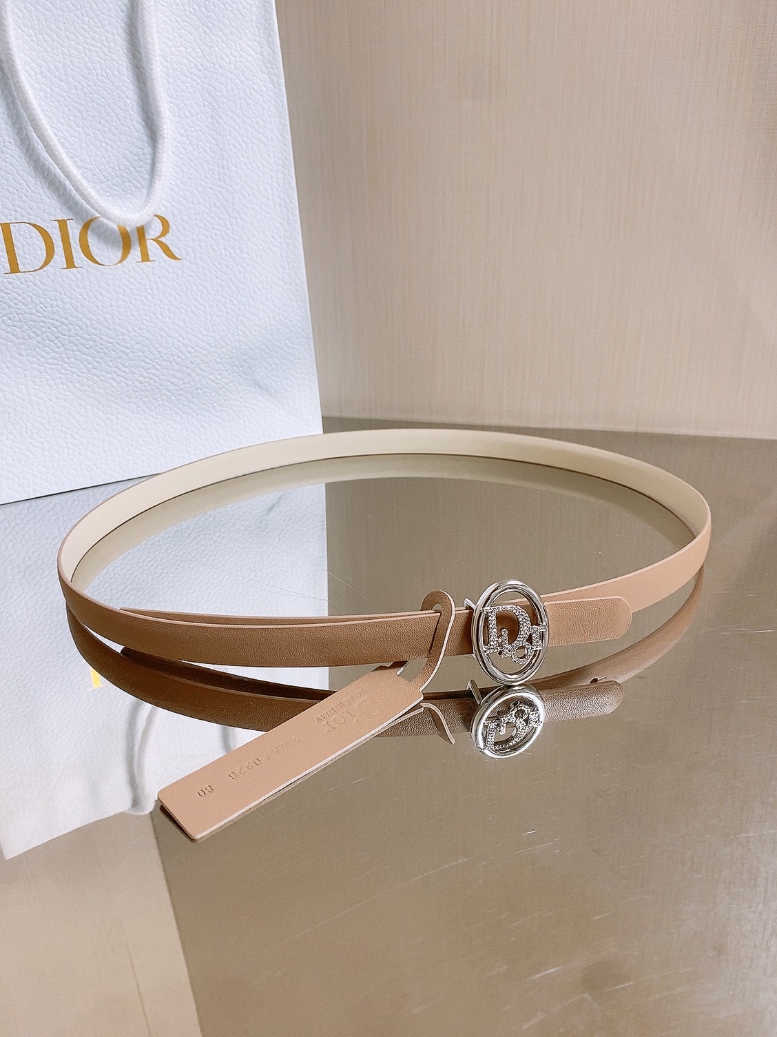 双面dior腰带 椭圆形扣子. 字母精致的镶有水钻 Reversible Dior Oblique Belt 进口光滑小