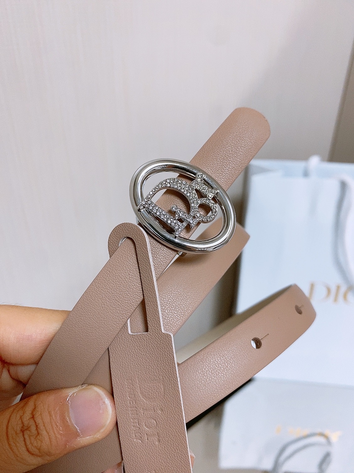 双面dior腰带 椭圆形扣子. 字母精致的镶有水钻 Reversible Dior Oblique Belt 进口光滑小