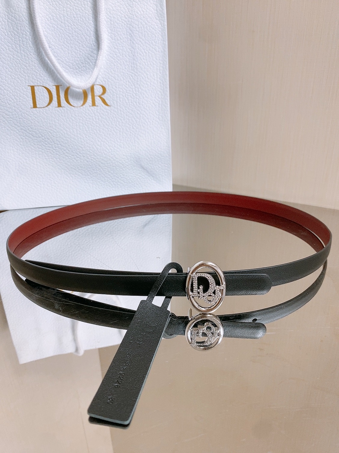双面dior腰带 椭圆形扣子. 字母精致的镶有水钻 Reversible Dior Oblique Belt 进口光滑小