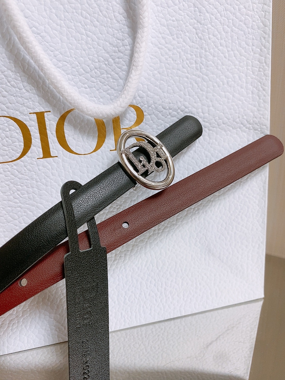 双面dior腰带 椭圆形扣子. 字母精致的镶有水钻 Reversible Dior Oblique Belt 进口光滑小