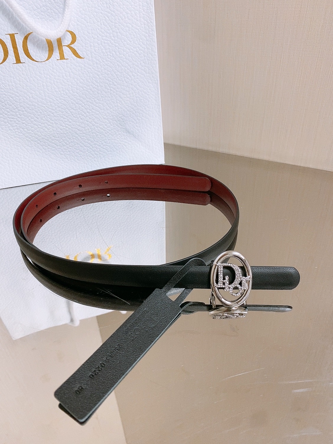 双面dior腰带 椭圆形扣子. 字母精致的镶有水钻 Reversible Dior Oblique Belt 进口光滑小
