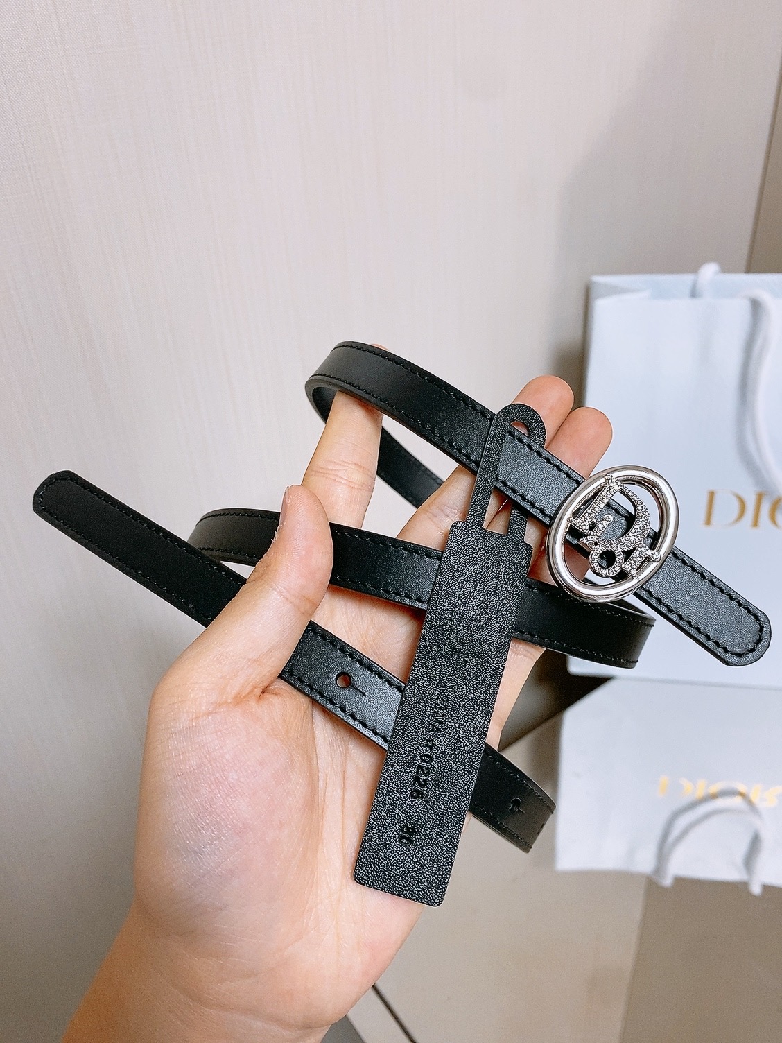 双面dior腰带 椭圆形扣子. 字母精致的镶有水钻 Reversible Dior Oblique Belt 进口光滑小