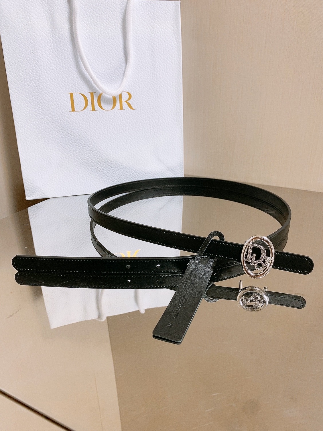 双面dior腰带 椭圆形扣子. 字母精致的镶有水钻 Reversible Dior Oblique Belt 进口光滑小