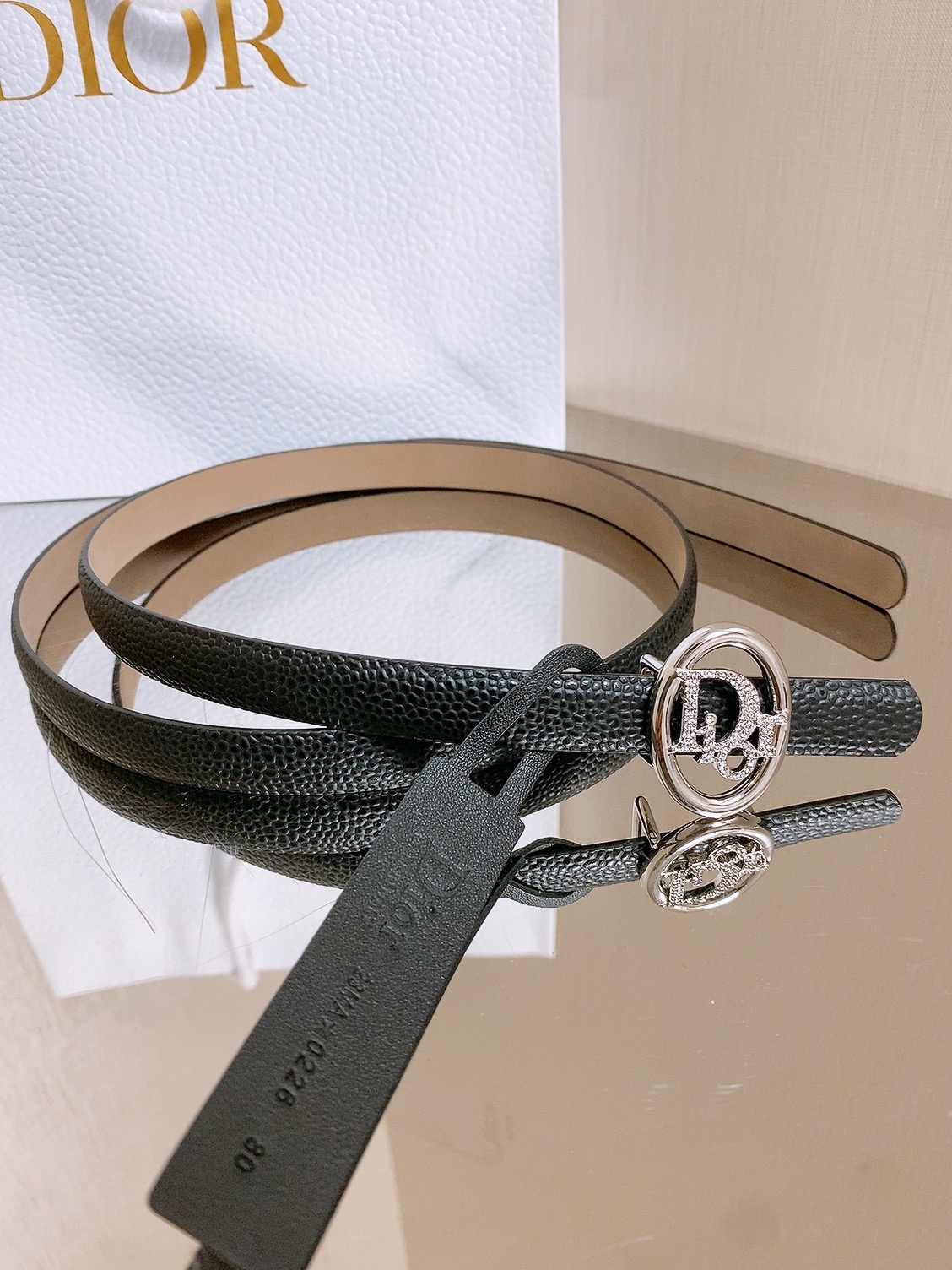 双面dior腰带 椭圆形扣子. 字母精致的镶有水钻 Reversible Dior Oblique Belt 进口光滑小