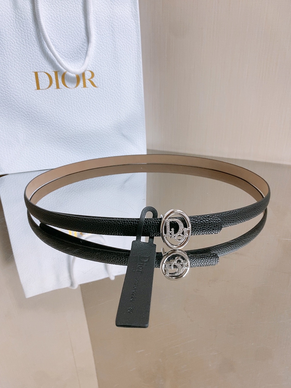 双面dior腰带 椭圆形扣子. 字母精致的镶有水钻 Reversible Dior Oblique Belt 进口光滑小