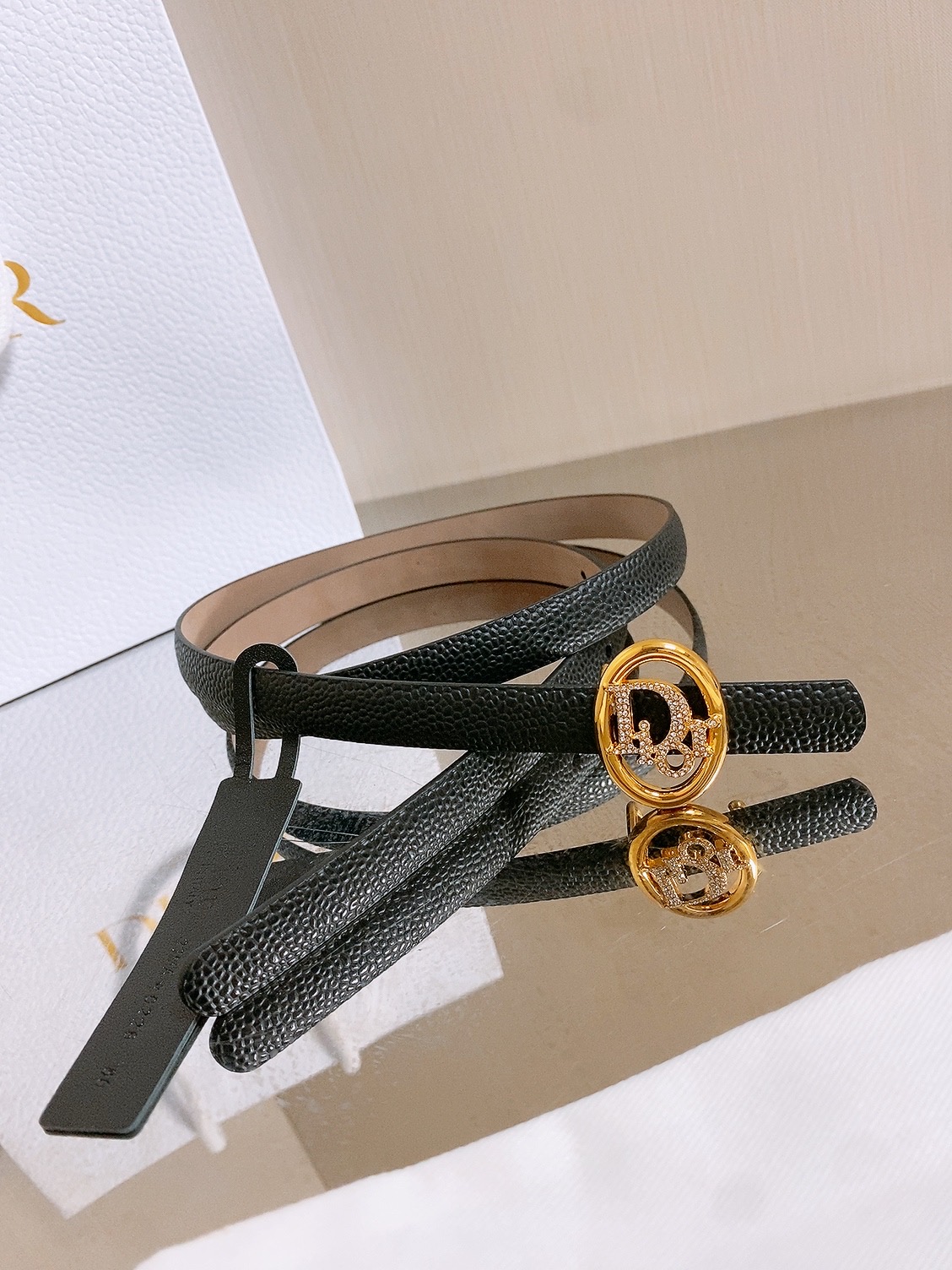 双面dior腰带 椭圆形扣子. 字母精致的镶有水钻 Reversible Dior Oblique Belt 进口光滑小