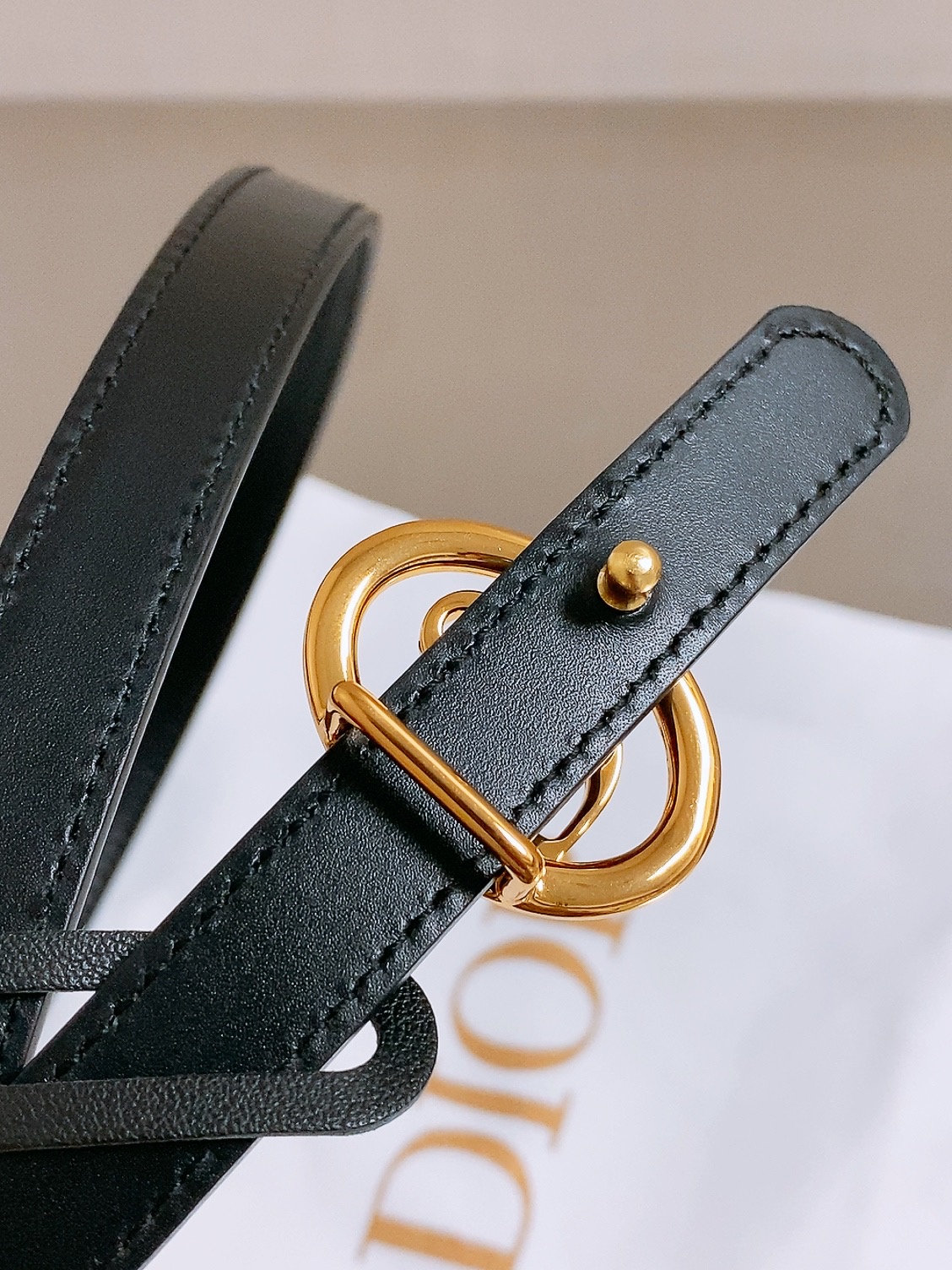 双面dior腰带 椭圆形扣子. 字母精致的镶有水钻 Reversible Dior Oblique Belt 进口光滑小