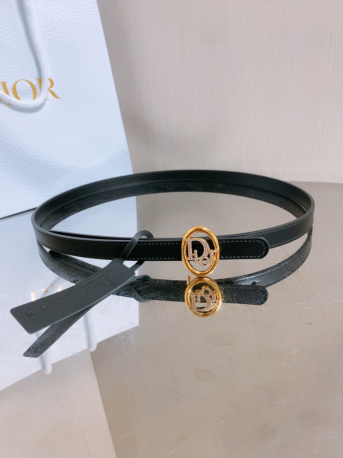 双面dior腰带 椭圆形扣子. 字母精致的镶有水钻 Reversible Dior Oblique Belt 进口光滑小