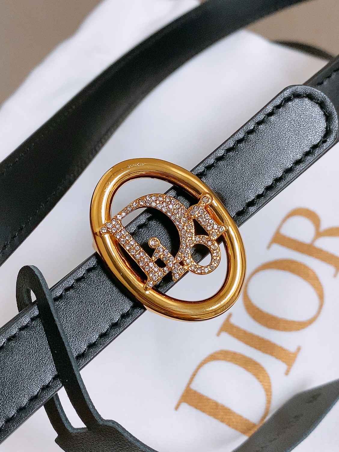 双面dior腰带 椭圆形扣子. 字母精致的镶有水钻 Reversible Dior Oblique Belt 进口光滑小