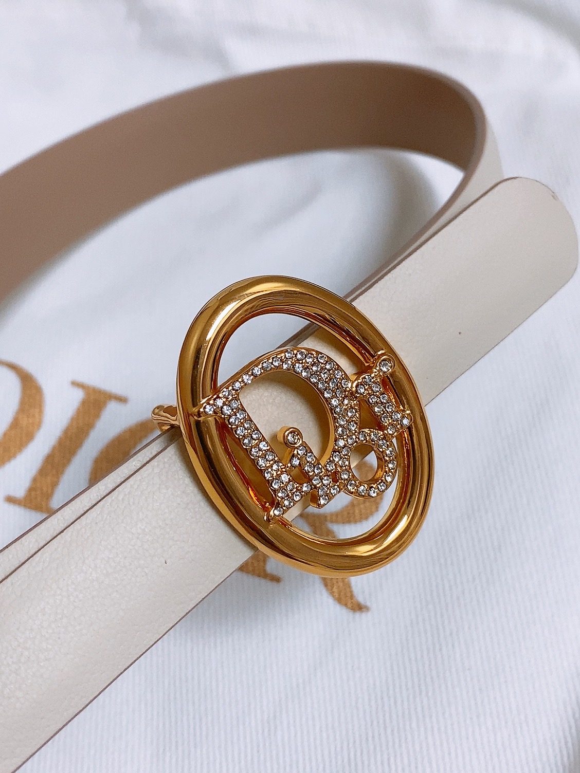 双面dior腰带 椭圆形扣子. 字母精致的镶有水钻 Reversible Dior Oblique Belt 进口光滑小
