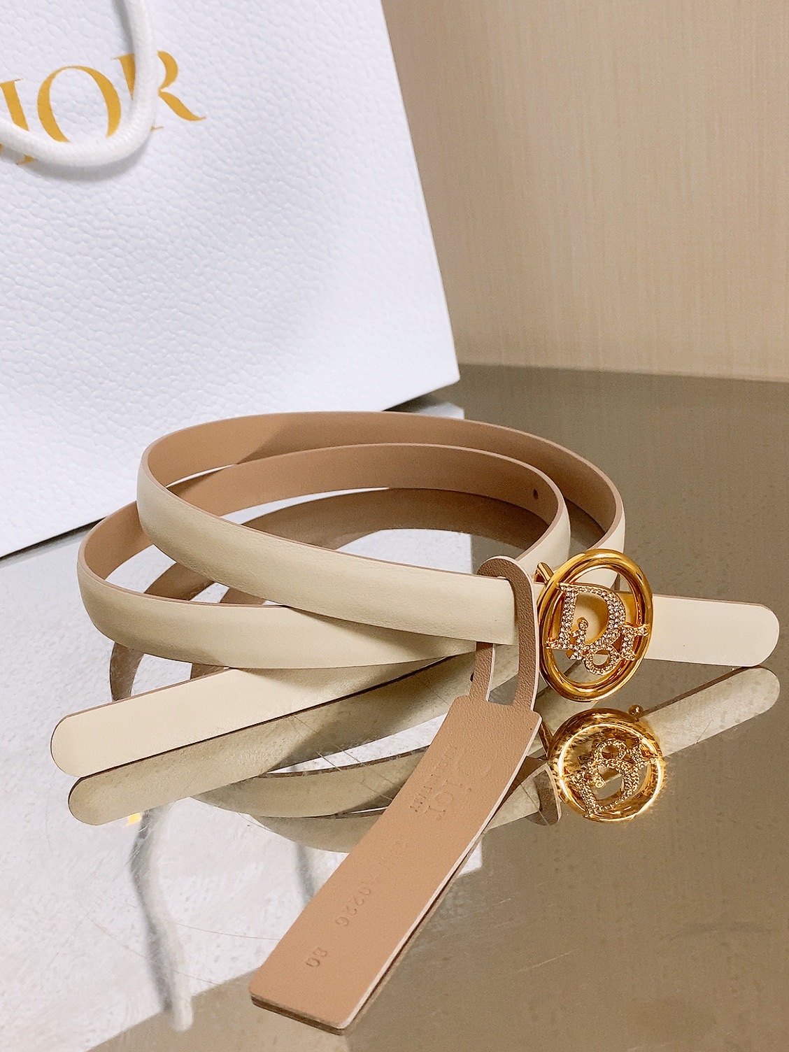 双面dior腰带 椭圆形扣子. 字母精致的镶有水钻 Reversible Dior Oblique Belt 进口光滑小