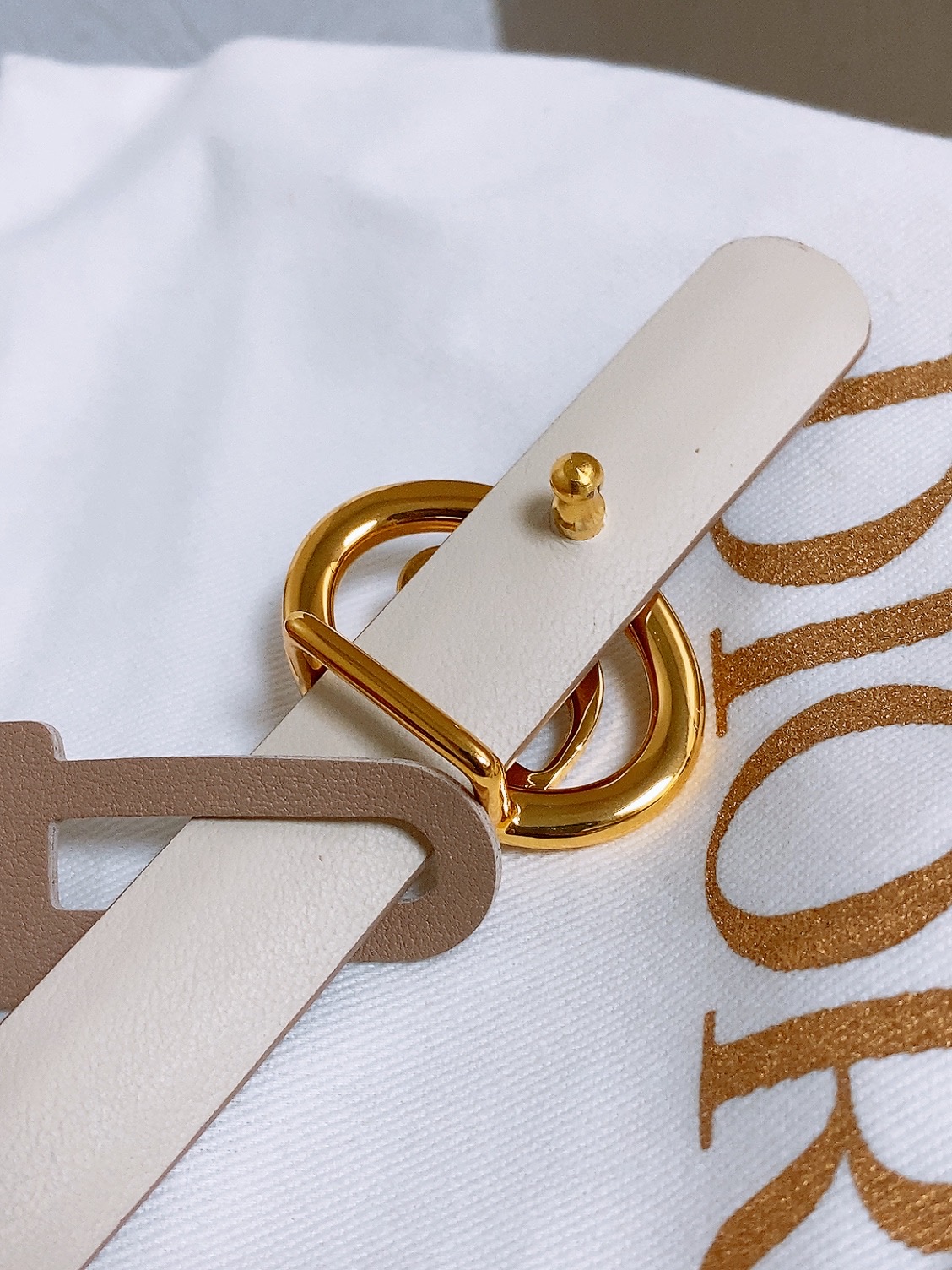 双面dior腰带 椭圆形扣子. 字母精致的镶有水钻 Reversible Dior Oblique Belt 进口光滑小