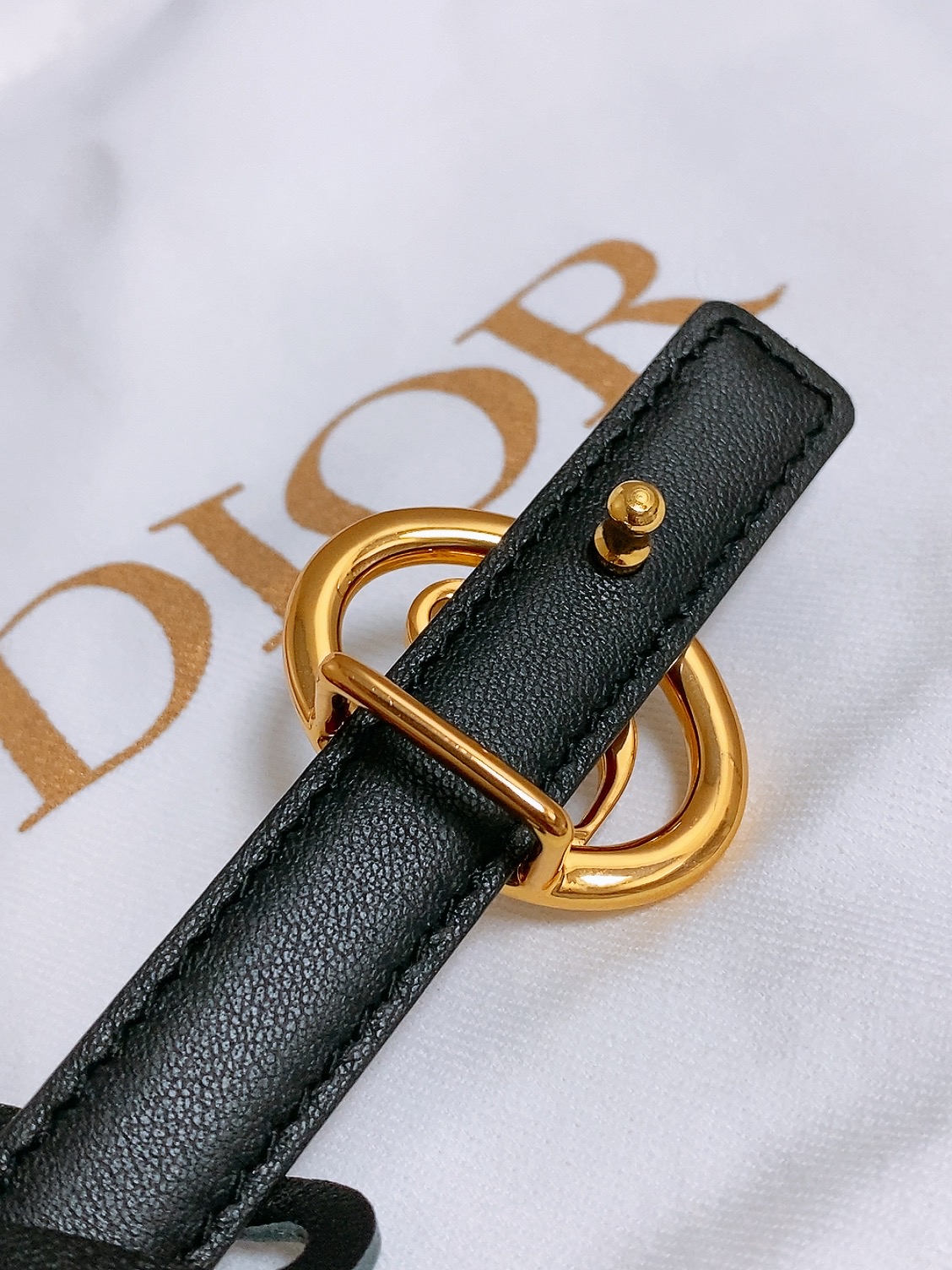 双面dior腰带 椭圆形扣子. 字母精致的镶有水钻 Reversible Dior Oblique Belt 进口光滑小