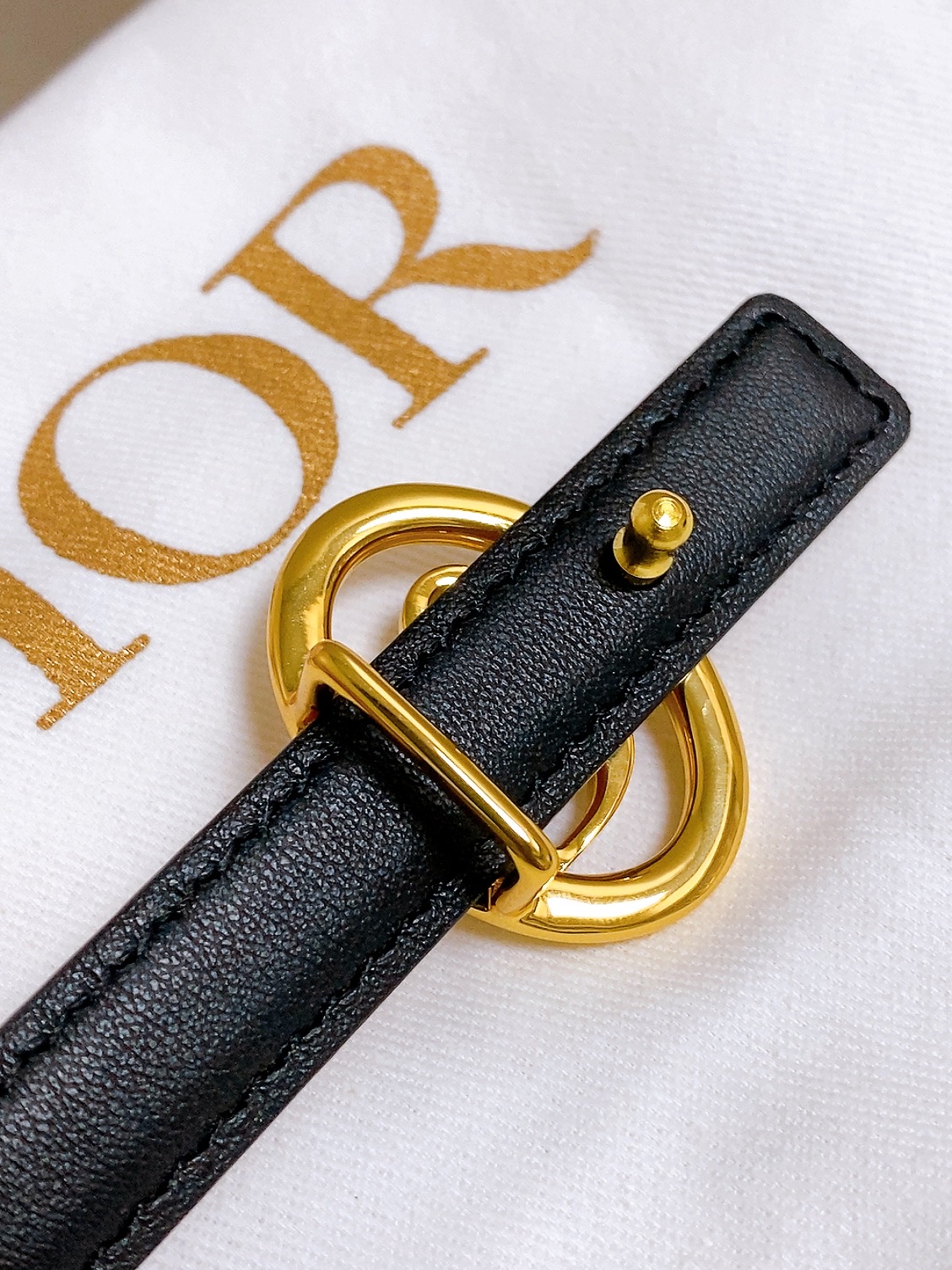 双面dior腰带 椭圆形扣子. 字母精致的镶有水钻 Reversible Dior Oblique Belt 进口光滑小
