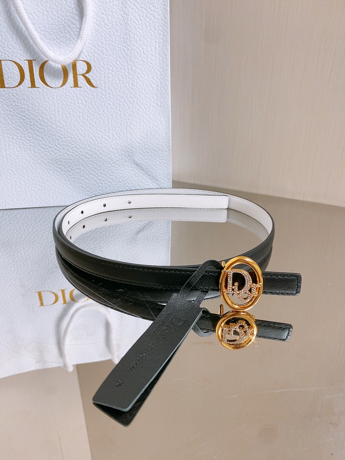 双面dior腰带 椭圆形扣子. 字母精致的镶有水钻 Reversible Dior Oblique Belt 进口光滑小