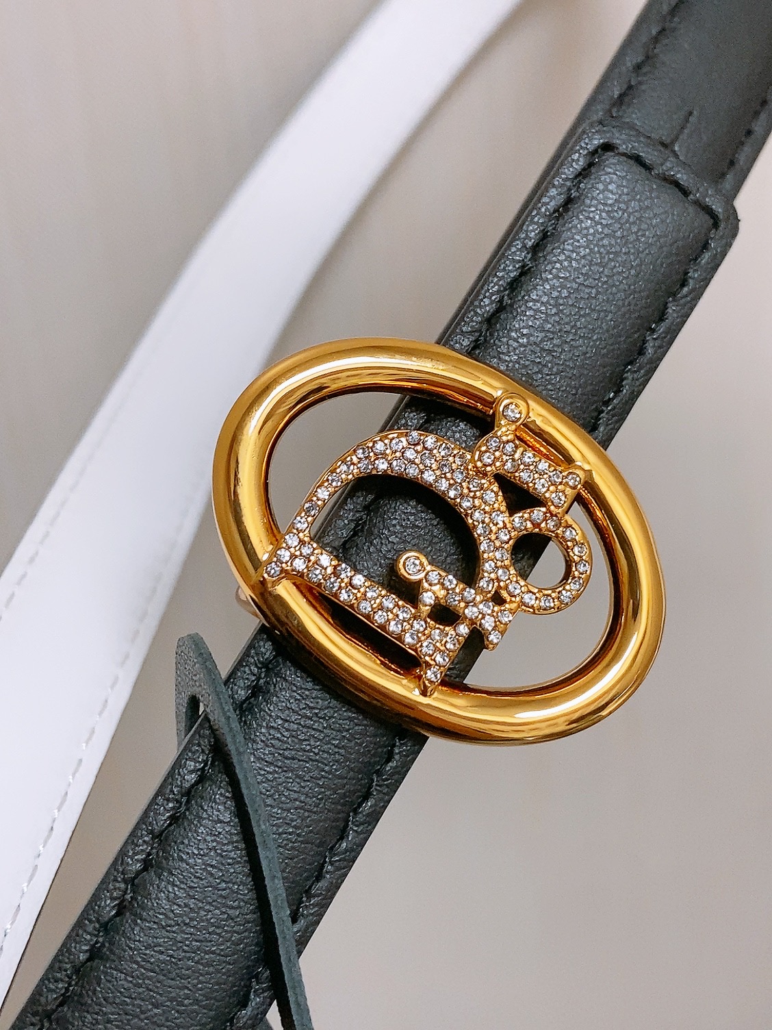 双面dior腰带 椭圆形扣子. 字母精致的镶有水钻 Reversible Dior Oblique Belt 进口光滑小