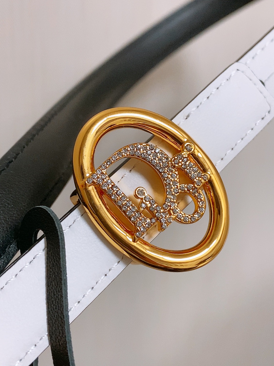 双面dior腰带 椭圆形扣子. 字母精致的镶有水钻 Reversible Dior Oblique Belt 进口光滑小