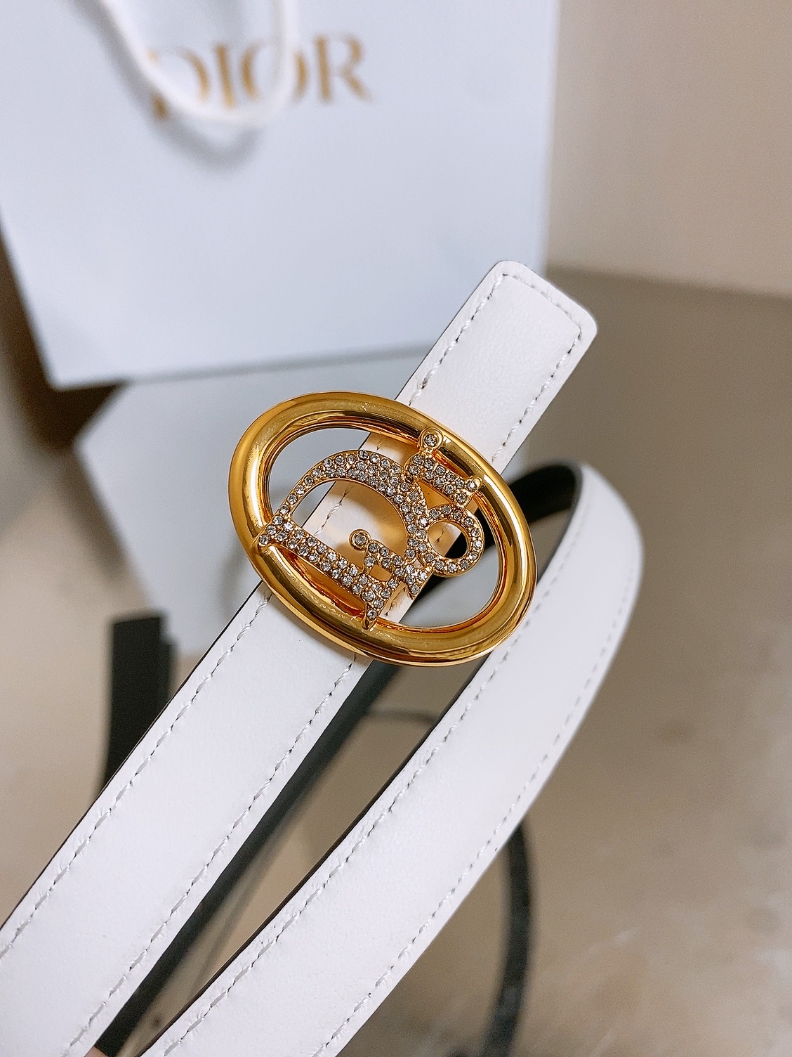 双面dior腰带 椭圆形扣子. 字母精致的镶有水钻 Reversible Dior Oblique Belt 进口光滑小