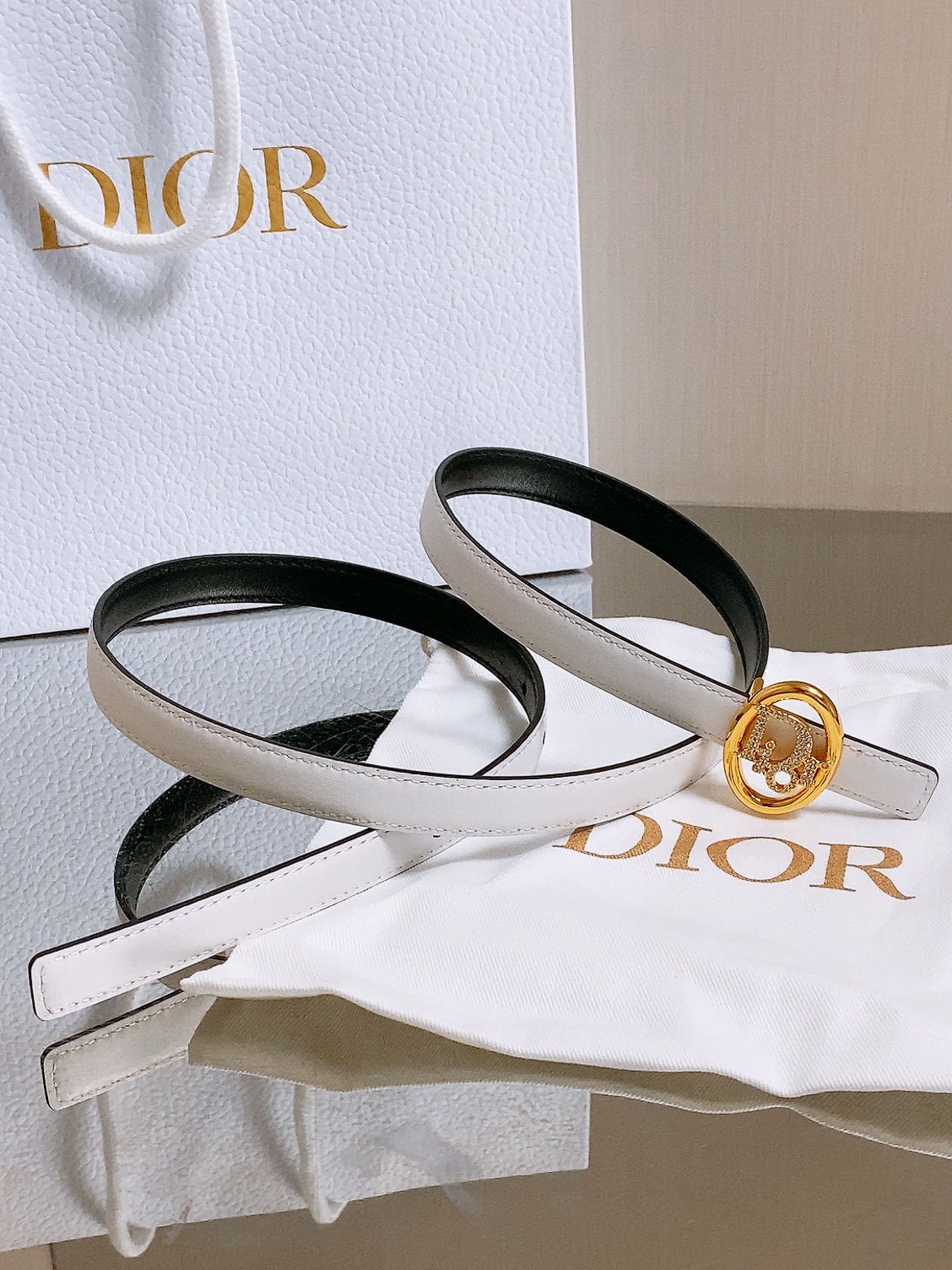 双面dior腰带 椭圆形扣子. 字母精致的镶有水钻 Reversible Dior Oblique Belt 进口光滑小