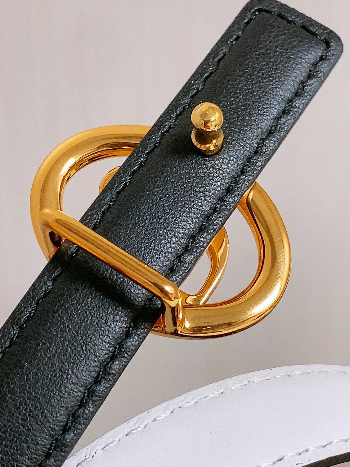 双面dior腰带 椭圆形扣子. 字母精致的镶有水钻 Reversible Dior Oblique Belt 进口光滑小