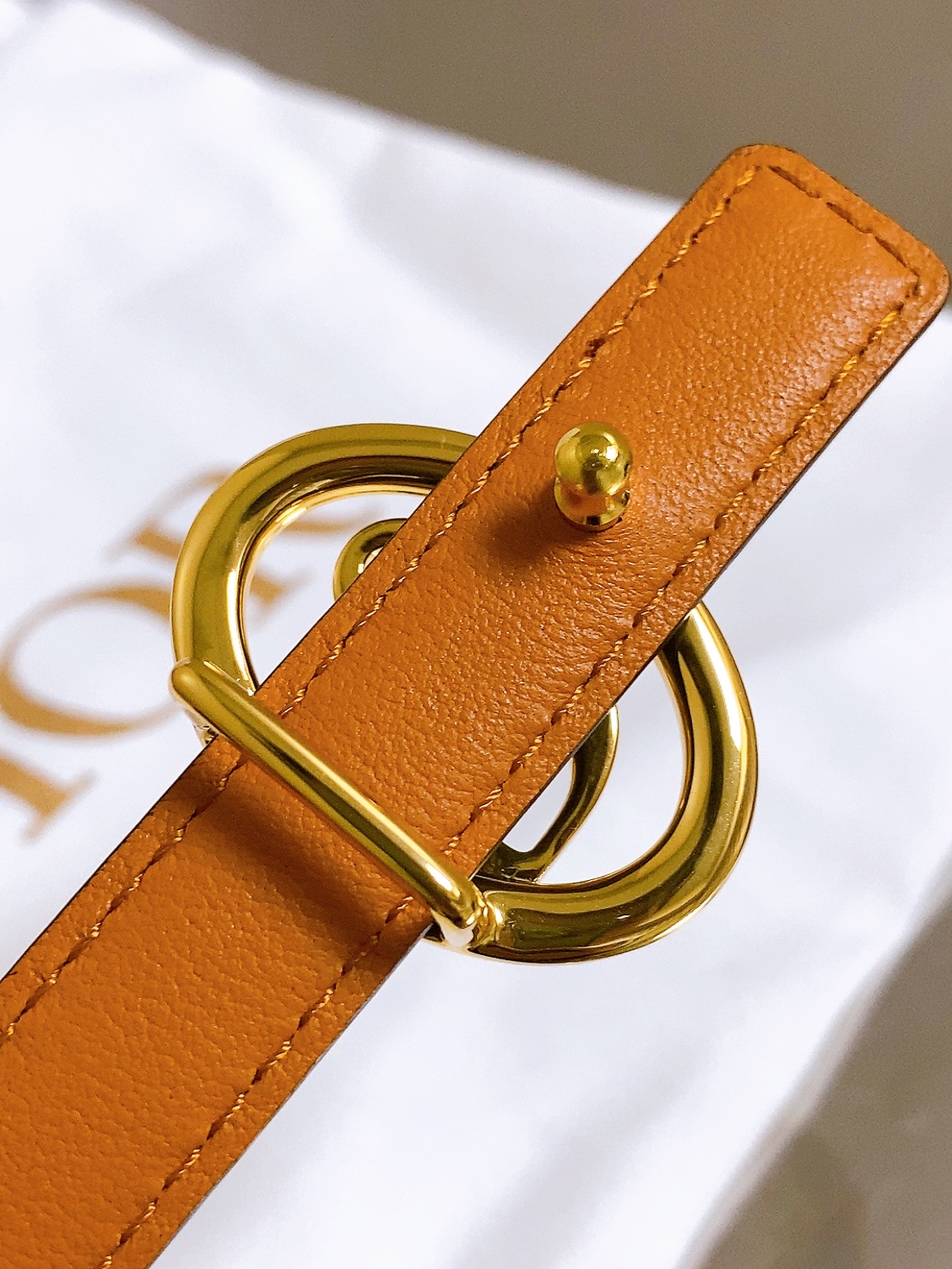 双面dior腰带 椭圆形扣子. 字母精致的镶有水钻 Reversible Dior Oblique Belt 进口光滑小